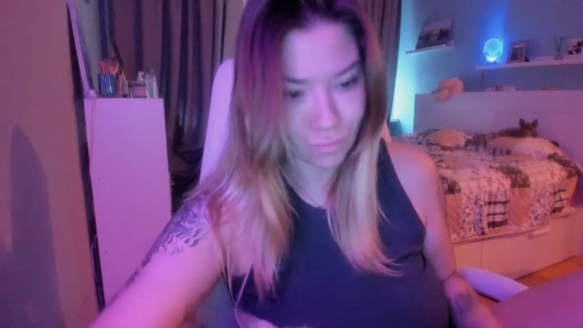 Gallery image thumbnail from NickyBlein's myfreecams stream on, 12/22/2023, 11:20 image 5 of 20