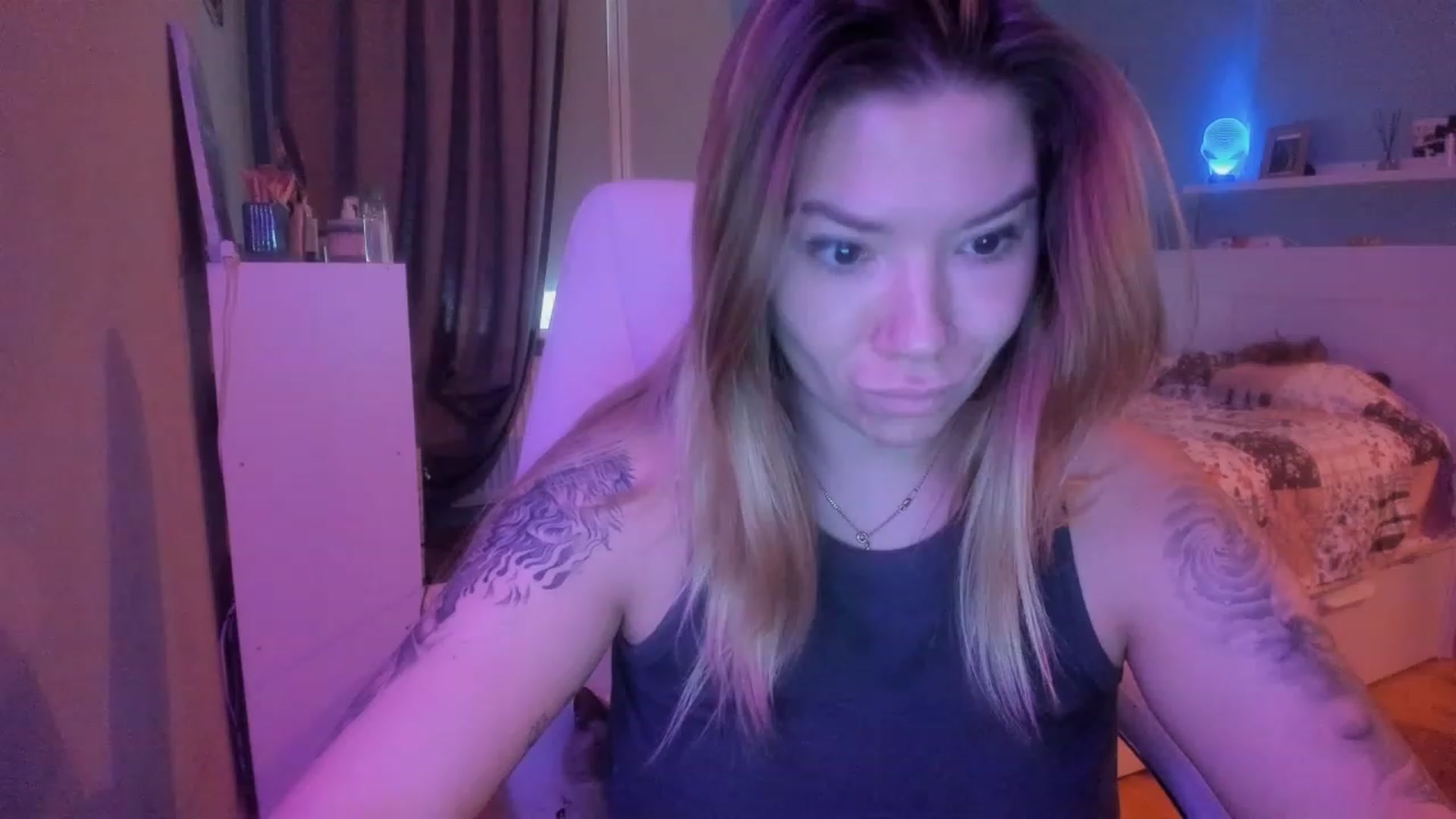Gallery image thumbnail from NickyBlein's myfreecams stream on, 12/22/2023, 11:20 image 12 of 20