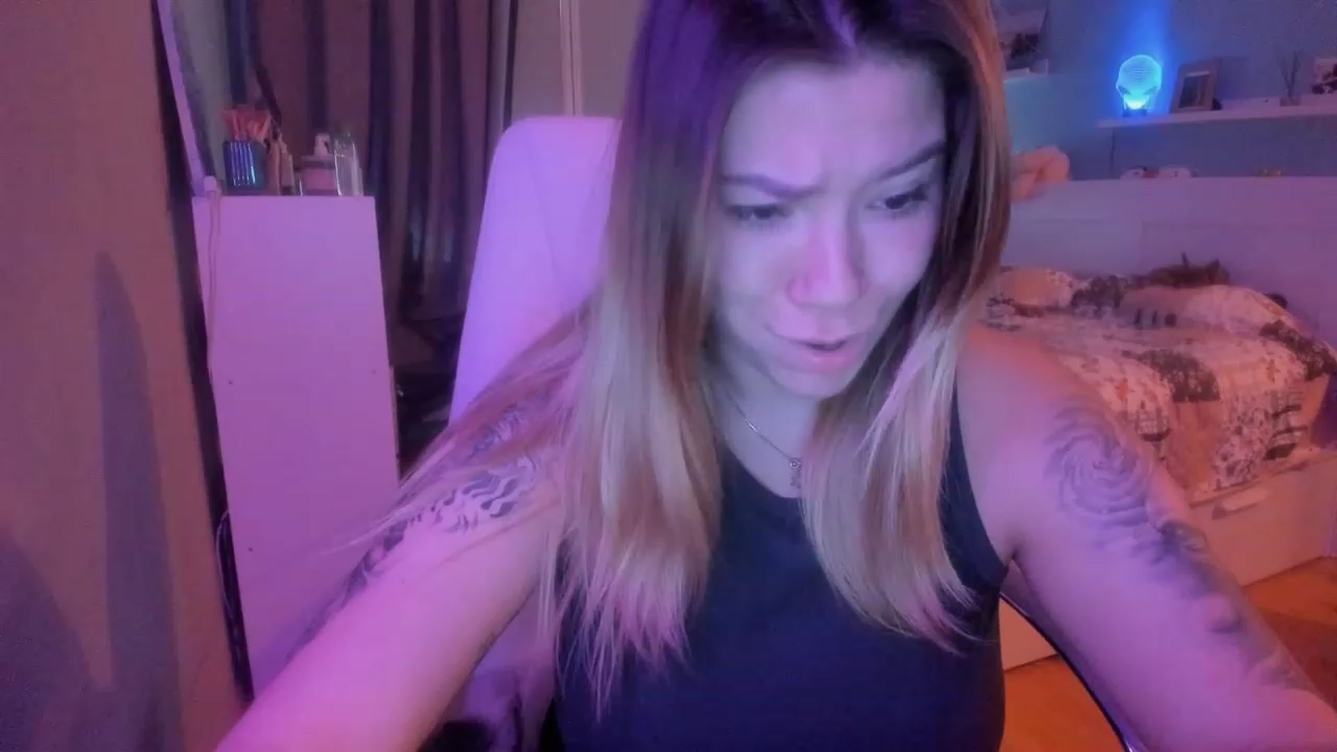 Gallery image thumbnail from NickyBlein's myfreecams stream on, 12/22/2023, 11:20 image 9 of 20