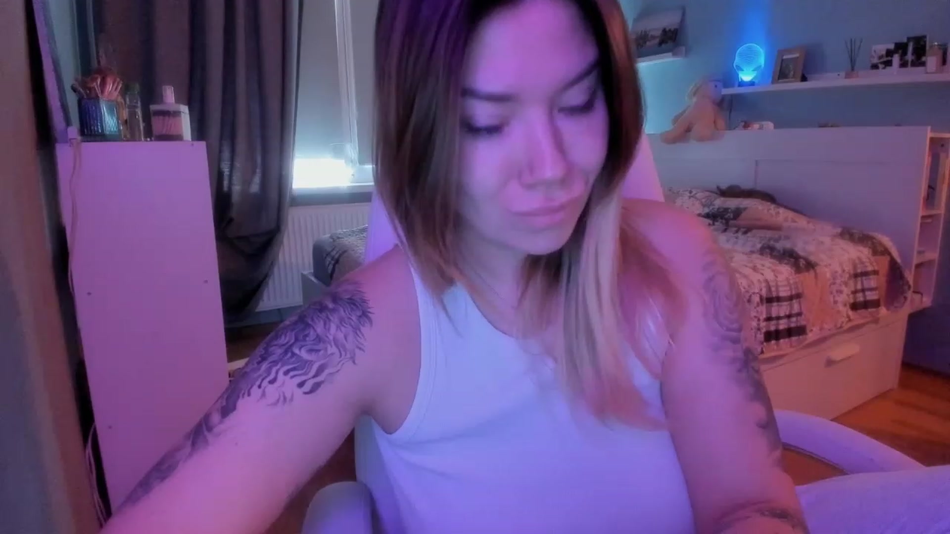 Gallery image thumbnail from NickyBlein's myfreecams stream on, 12/26/2023, 11:36 image 2 of 20