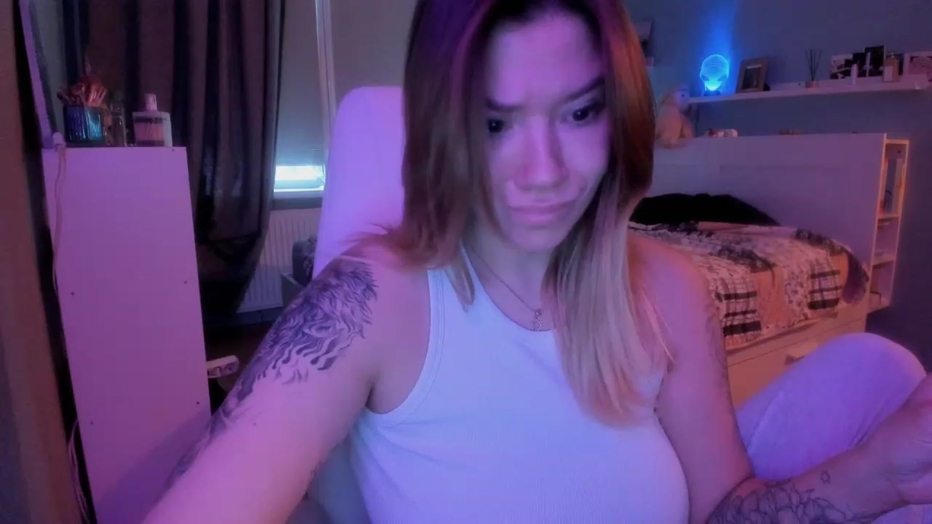 Gallery image thumbnail from NickyBlein's myfreecams stream on, 12/26/2023, 11:36 image 18 of 20