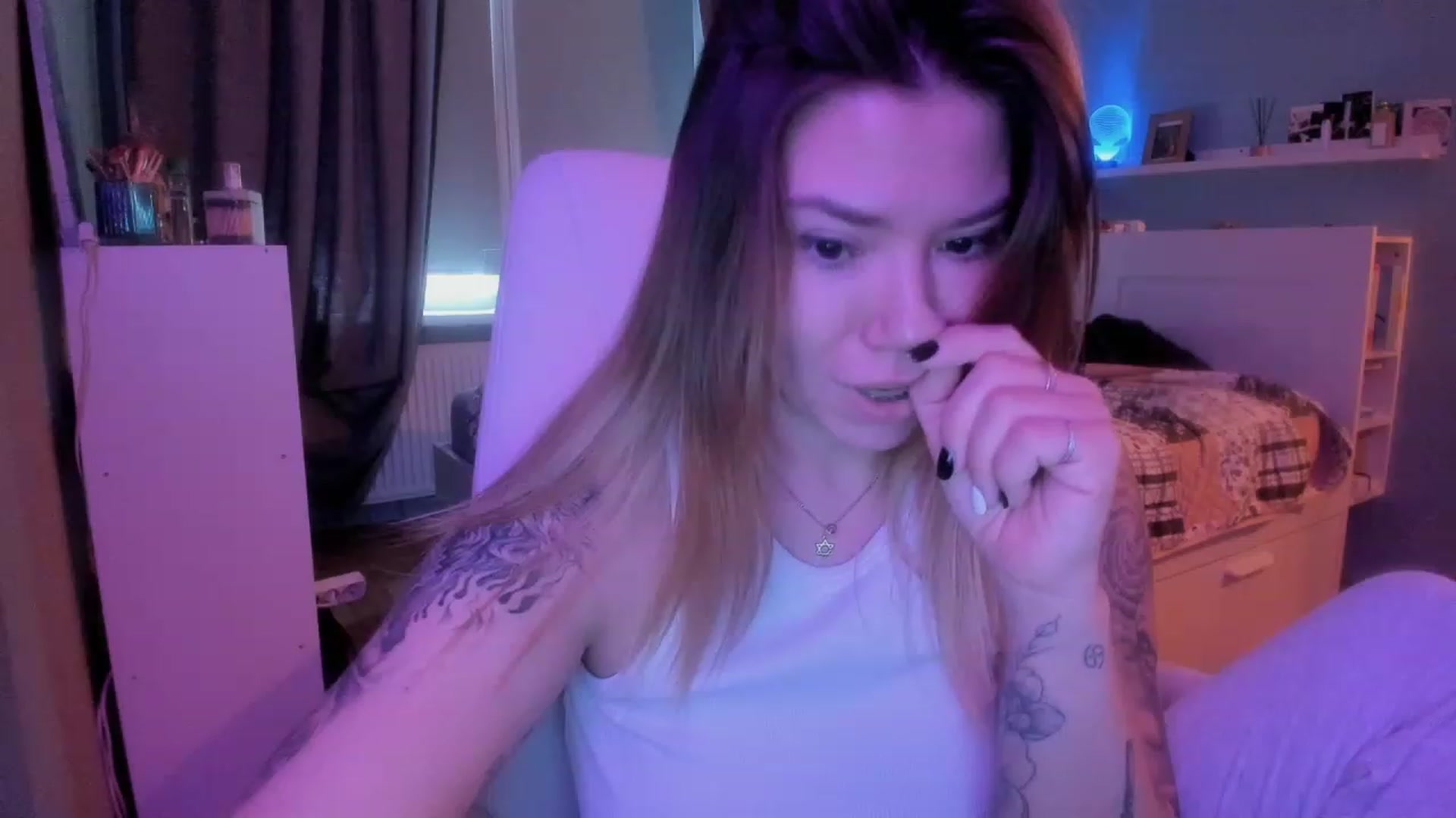Gallery image thumbnail from NickyBlein's myfreecams stream on, 12/26/2023, 11:36 image 13 of 20
