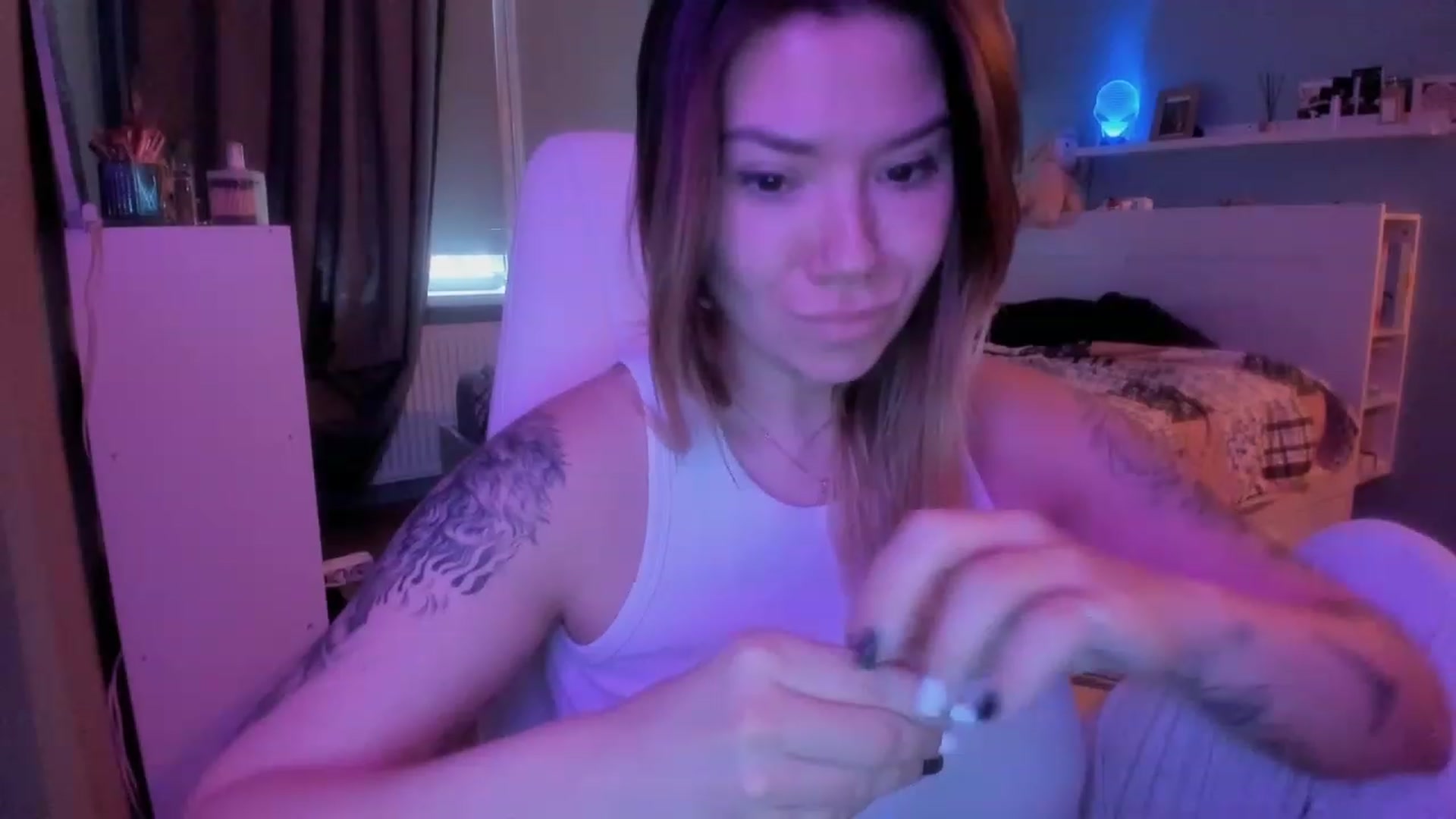 Gallery image thumbnail from NickyBlein's myfreecams stream on, 12/26/2023, 11:36 image 16 of 20