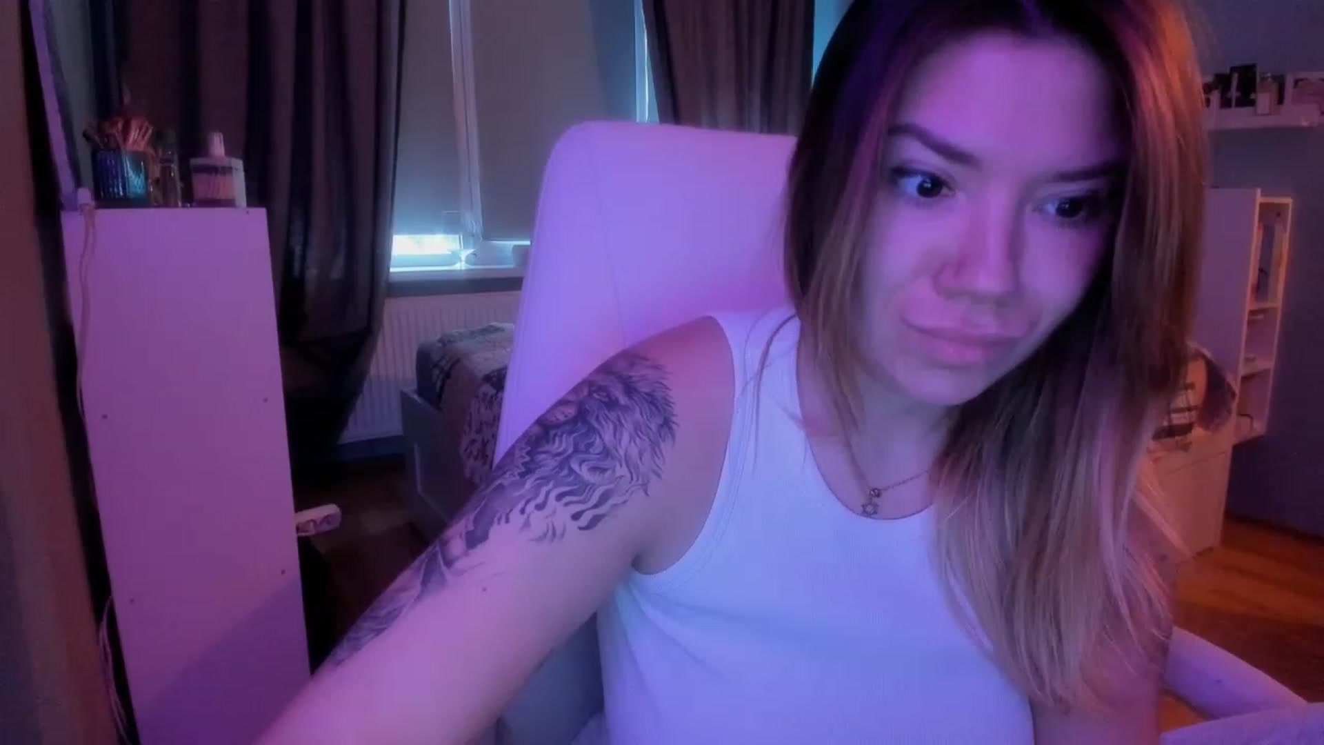Gallery image thumbnail from NickyBlein's myfreecams stream on, 12/26/2023, 11:36 image 19 of 20
