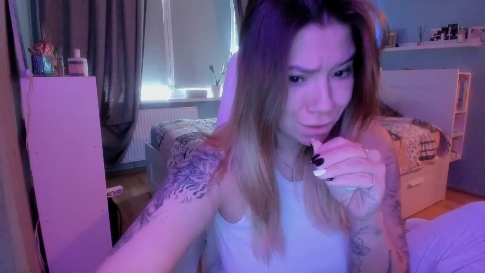 Gallery image thumbnail from NickyBlein's myfreecams stream on, 12/26/2023, 11:36 image 8 of 20