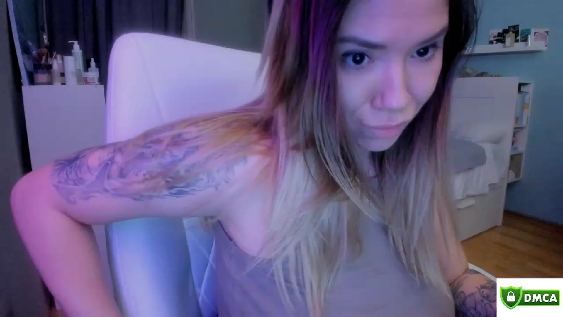 Gallery image thumbnail from NickyBlein's myfreecams stream on, 03/12/2024, 17:16 image 6 of 20