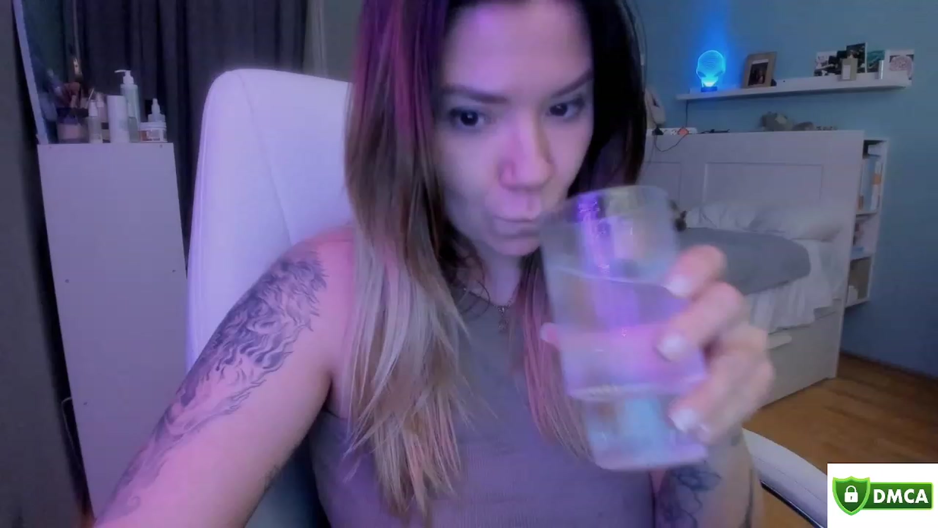 Gallery image thumbnail from NickyBlein's myfreecams stream on, 03/12/2024, 17:16 image 8 of 20