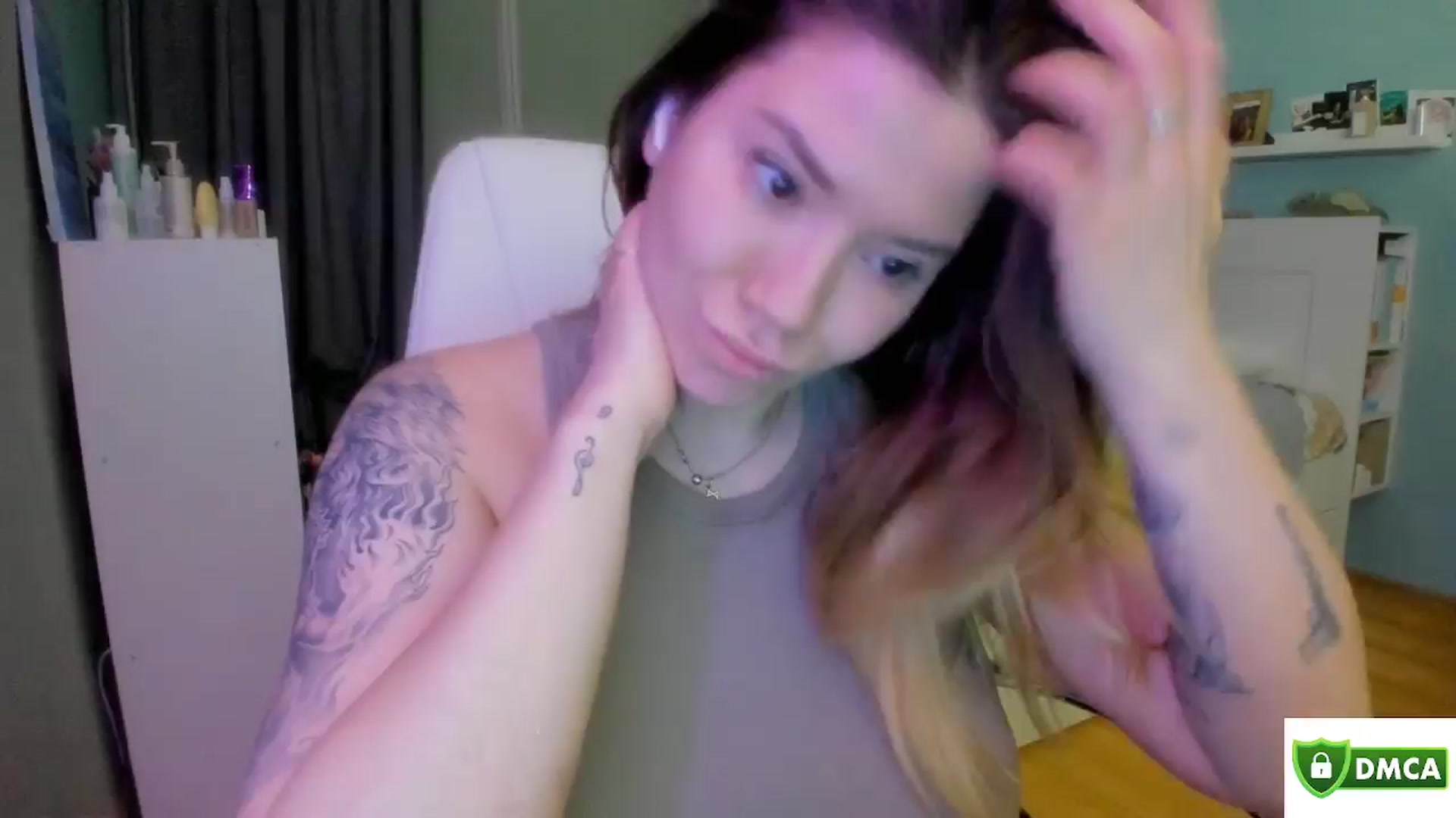 Gallery image thumbnail from NickyBlein's myfreecams stream on, 03/26/2024, 18:01 image 1 of 20