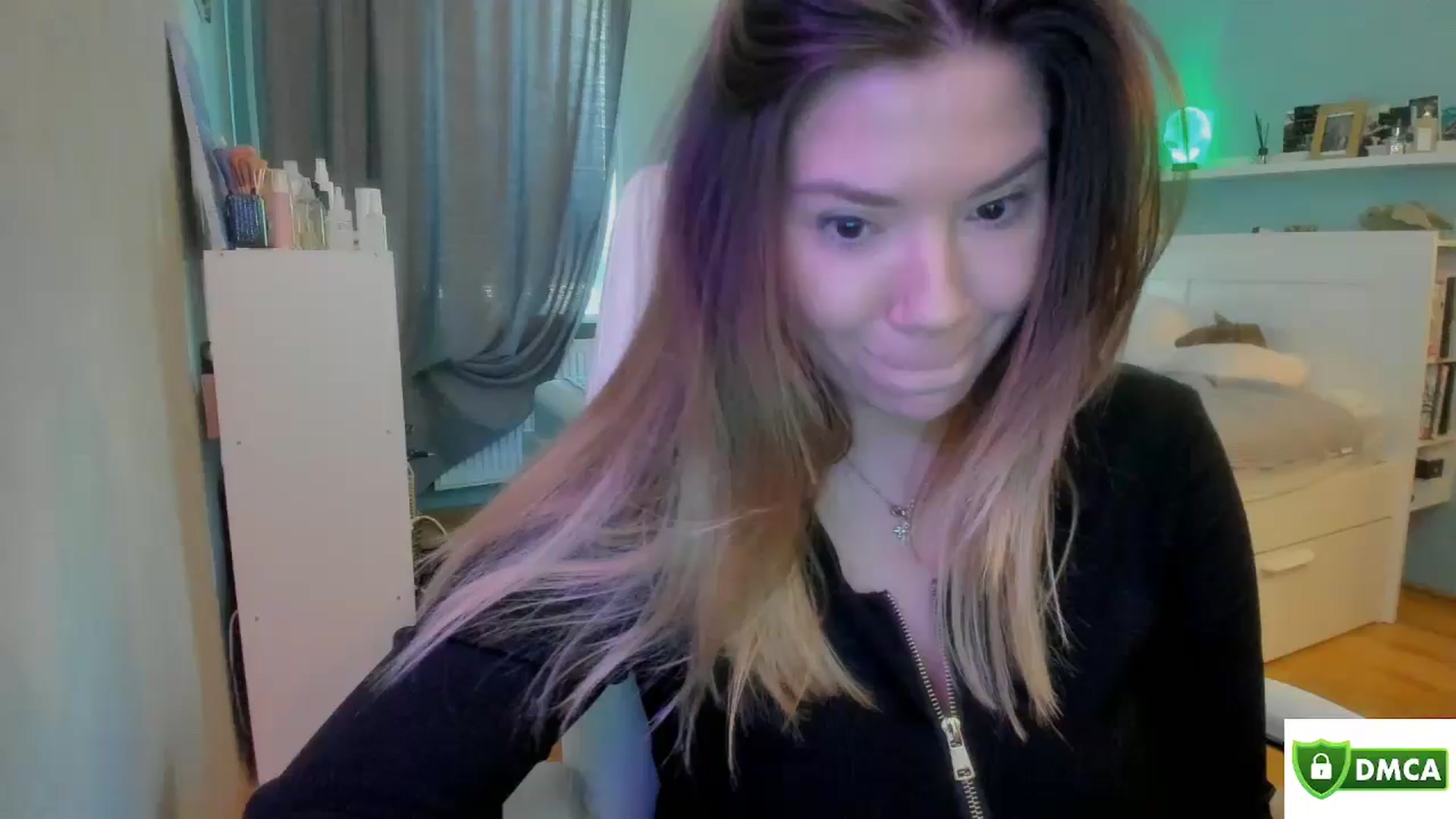 Gallery image thumbnail from NickyBlein's myfreecams stream on, 05/02/2024, 10:02 image 18 of 20