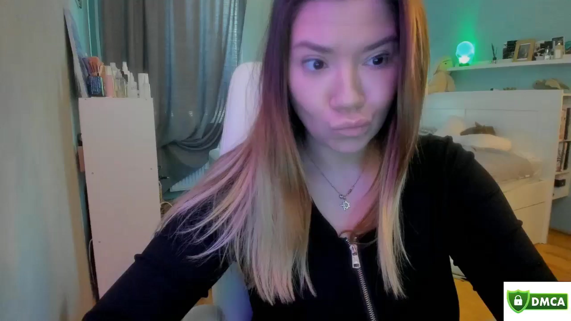 Gallery image thumbnail from NickyBlein's myfreecams stream on, 05/02/2024, 10:02 image 12 of 20