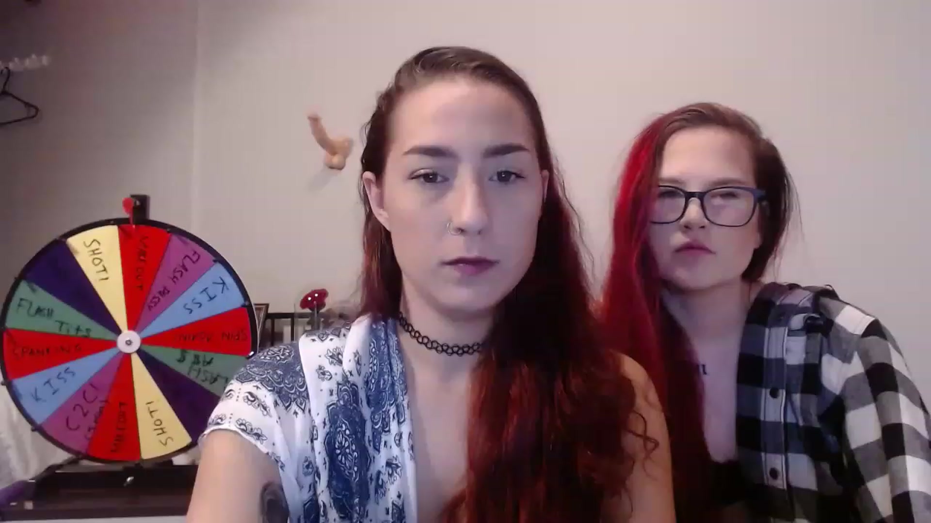 Gallery image thumbnail from Nickyx0x's myfreecams stream on, 12/15/2022, 18:51 image 16 of 20