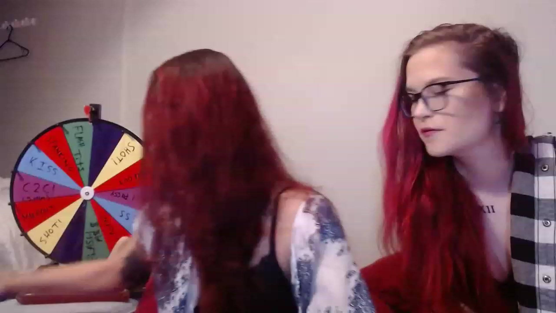 Gallery image thumbnail from Nickyx0x's myfreecams stream on, 12/15/2022, 18:51 image 7 of 20