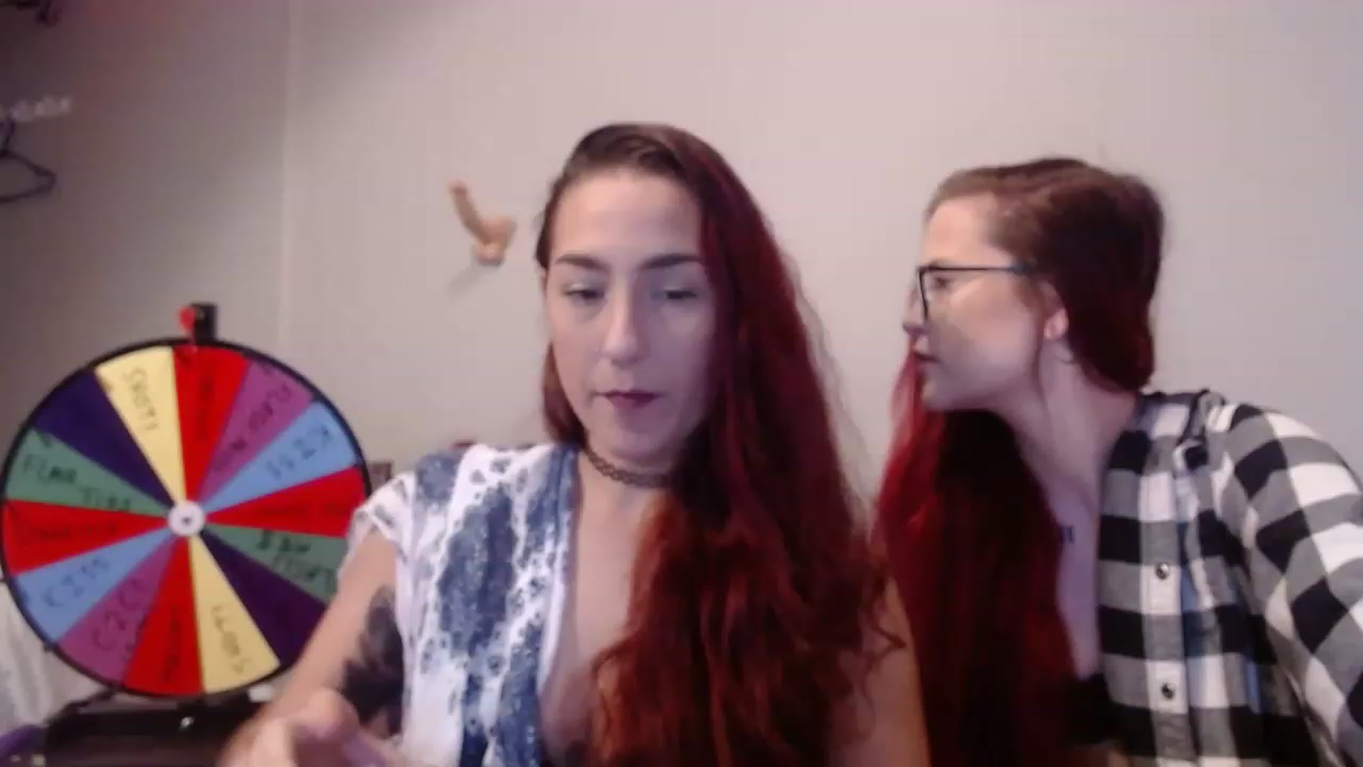 Gallery image thumbnail from Nickyx0x's myfreecams stream on, 12/15/2022, 18:51 image 14 of 20