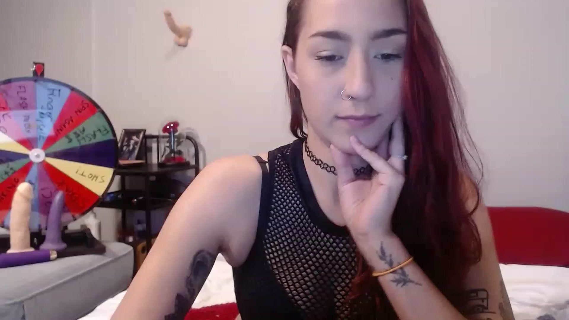 Gallery image thumbnail from Nickyx0x's myfreecams stream on, 12/16/2022, 19:31 image 16 of 20