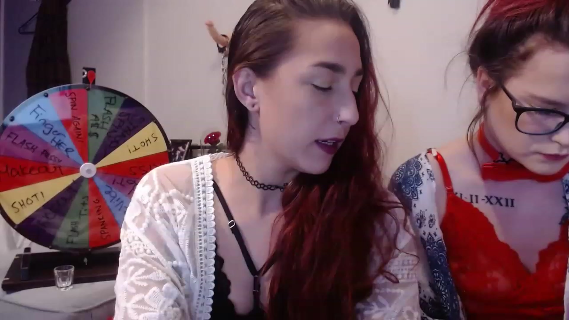 Gallery image thumbnail from Nickyx0x's myfreecams stream on, 12/17/2022, 22:54 image 18 of 20