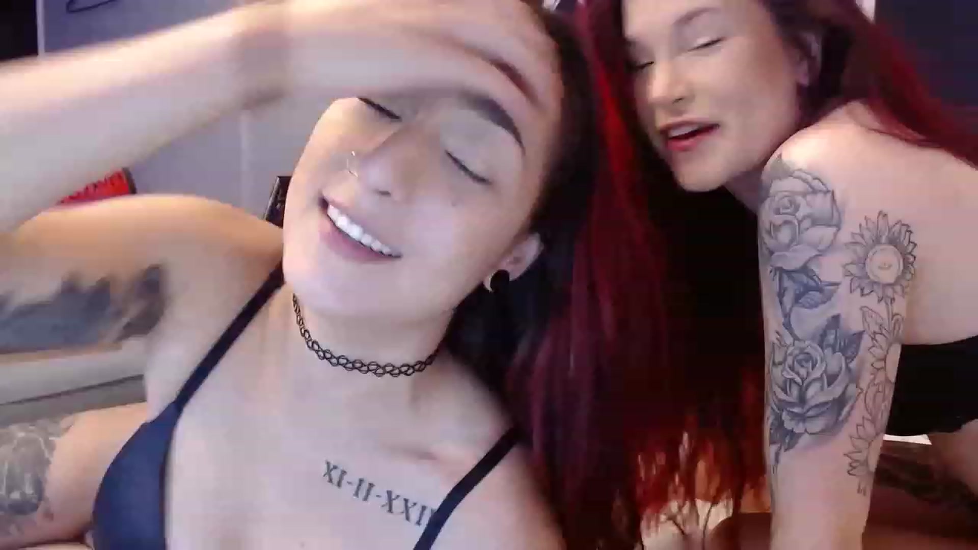 Gallery image thumbnail from Nickyx0x's myfreecams stream on, 12/22/2022, 22:47 image 15 of 20