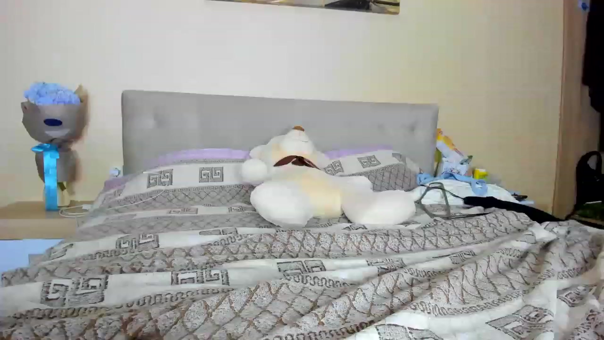 Gallery image thumbnail from NicolBigboobs's myfreecams stream on, 06/18/2023, 18:19 image 20 of 20