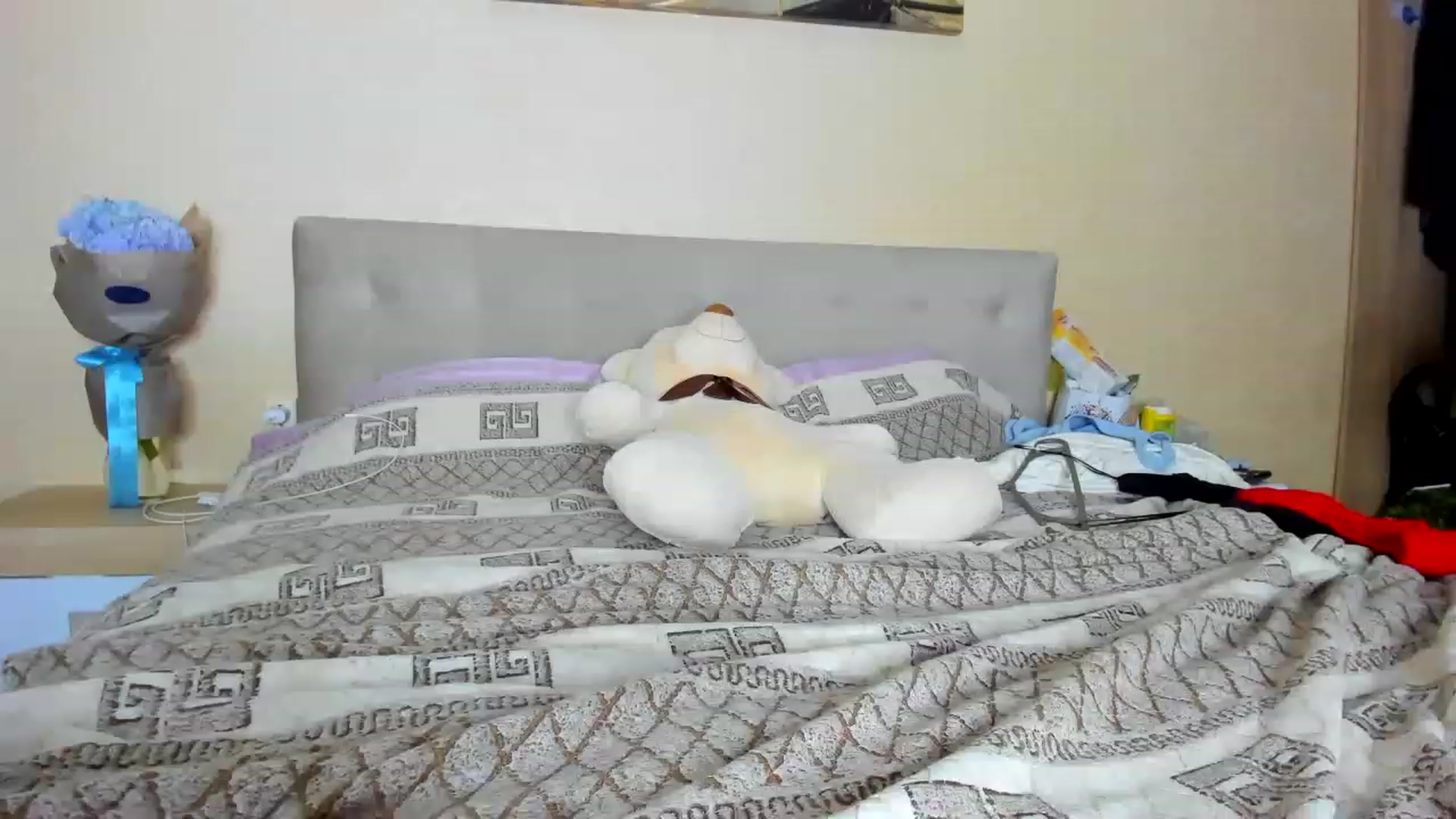 Gallery image thumbnail from NicolBigboobs's myfreecams stream on, 06/18/2023, 18:19 image 19 of 20