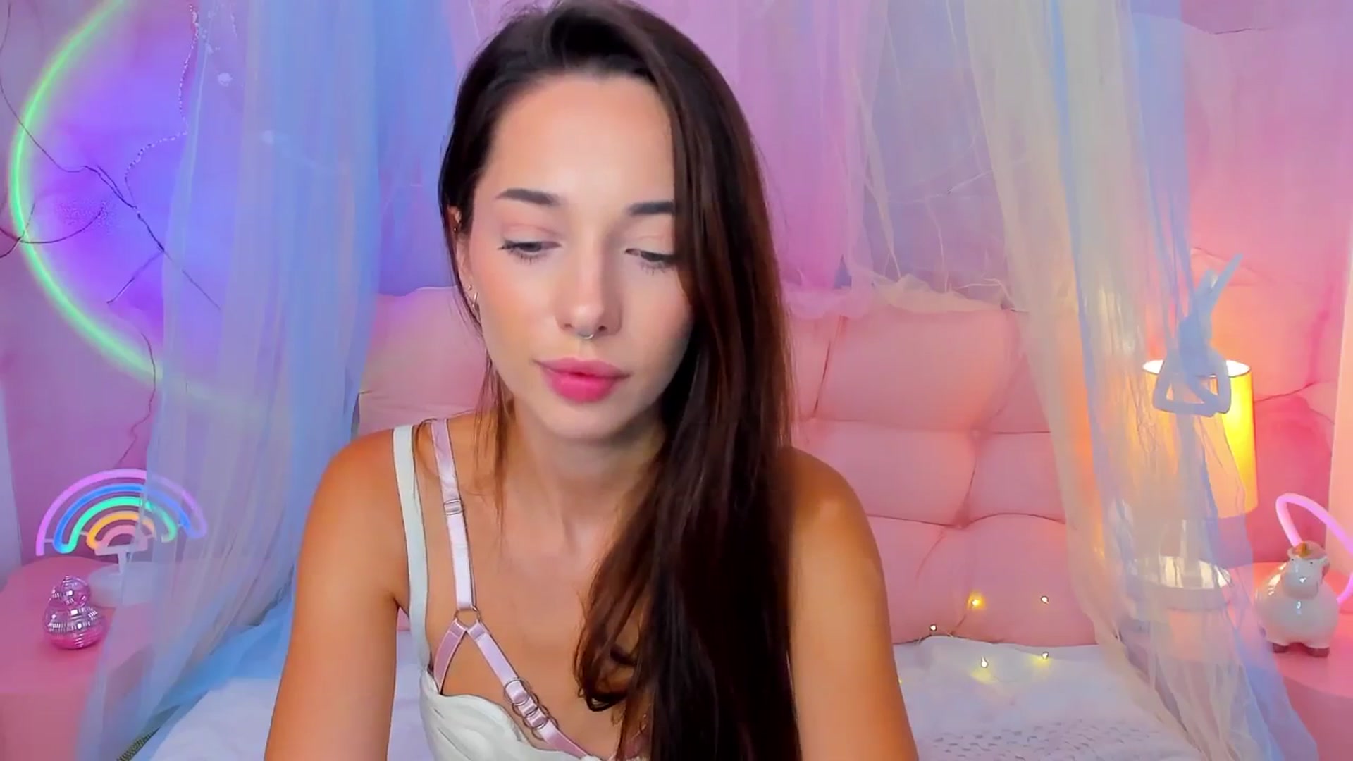 Gallery image thumbnail from NicolYves's myfreecams stream on, 10/01/2025, 19:05 image 10 of 20