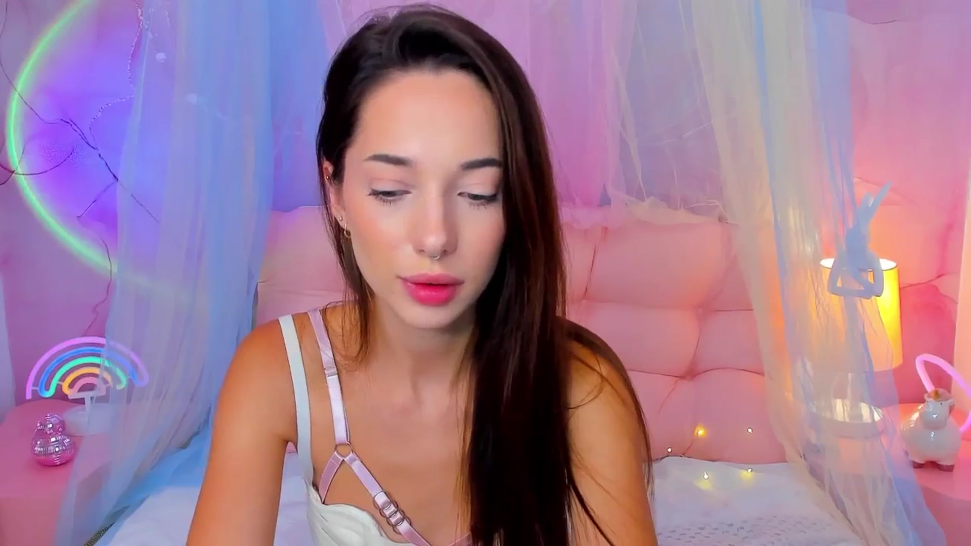 Gallery image thumbnail from NicolYves's myfreecams stream on, 10/01/2025, 19:05 image 9 of 20
