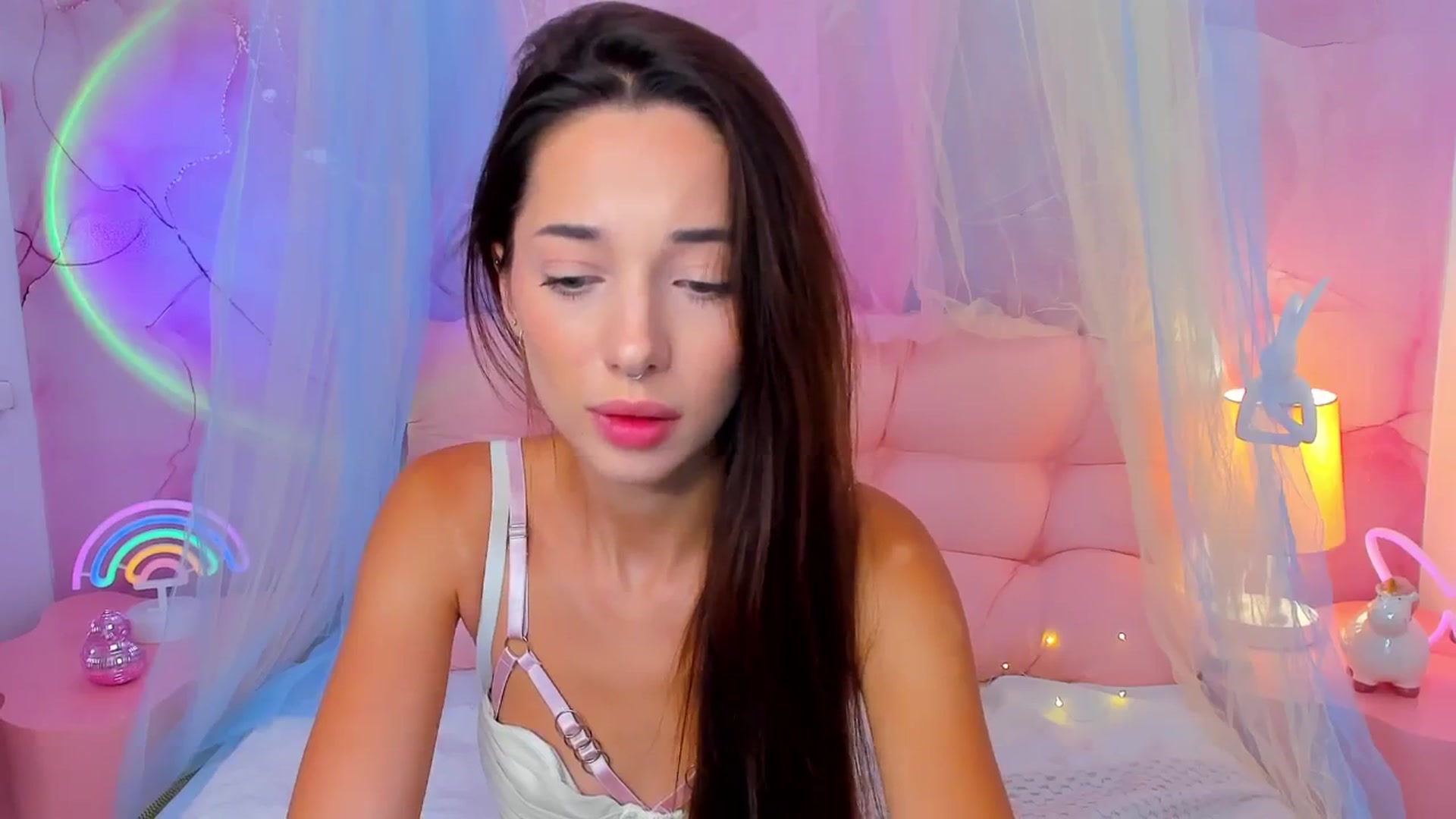 Gallery image thumbnail from NicolYves's myfreecams stream on, 10/01/2025, 19:05 image 20 of 20