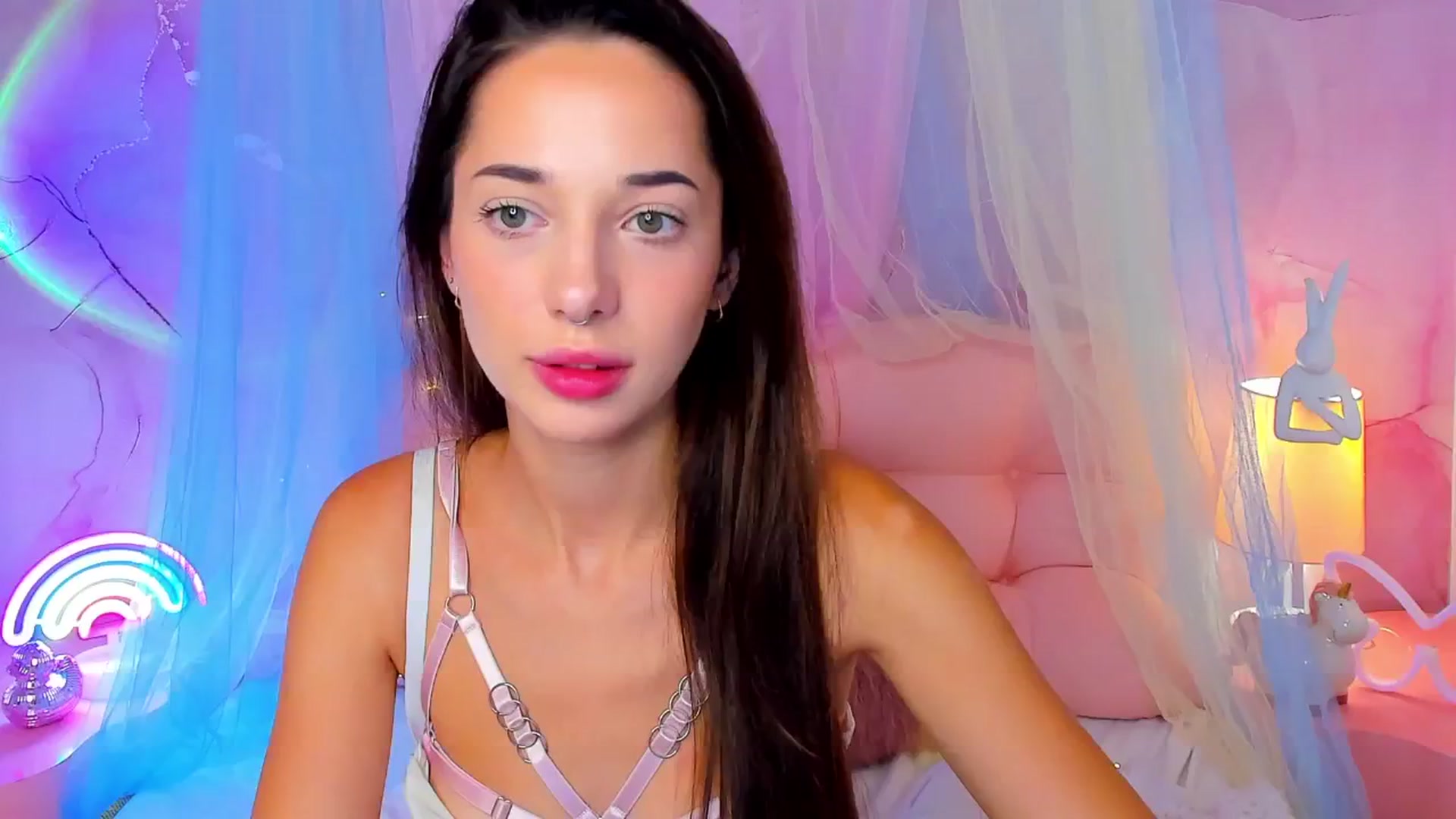 Gallery image thumbnail from NicolYves's myfreecams stream on, 10/26/2025, 20:03 image 1 of 20