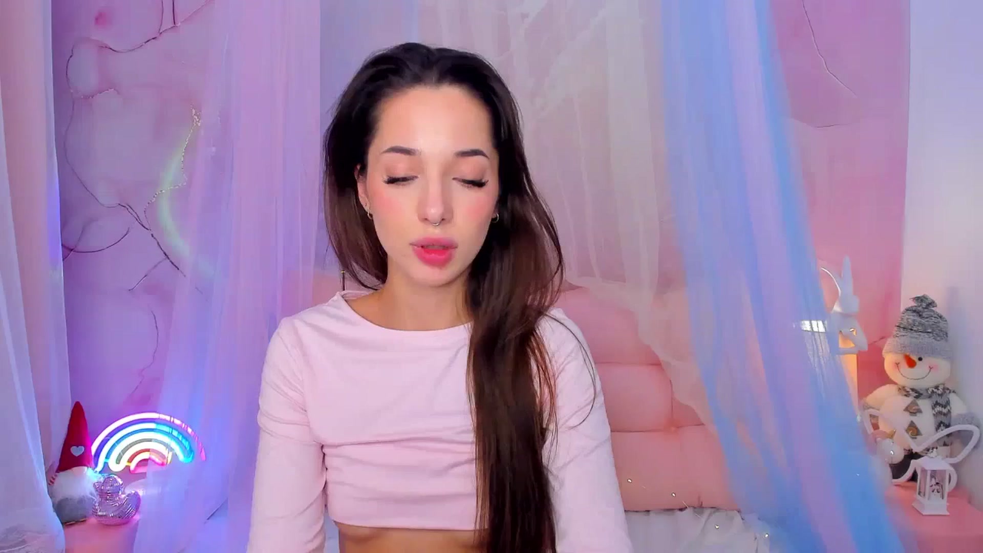 Gallery image thumbnail from NicolYves's myfreecams stream on, 12/31/2025, 19:51 image 10 of 20