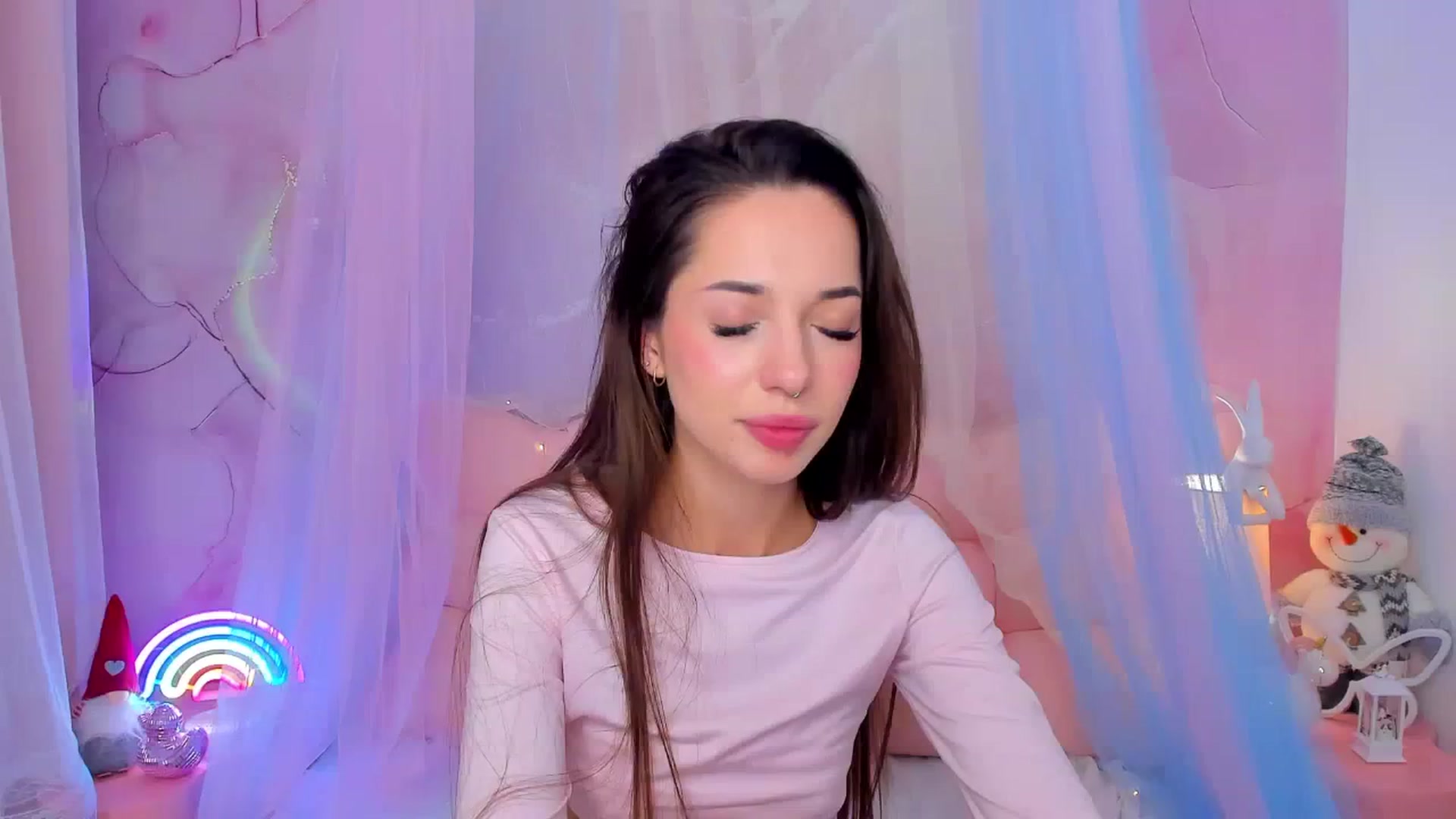 Gallery image thumbnail from NicolYves's myfreecams stream on, 12/31/2025, 19:51 image 16 of 20
