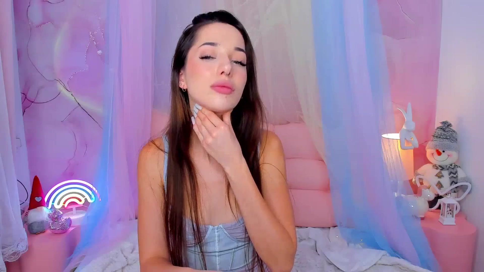 Gallery image thumbnail from NicolYves's myfreecams stream on, 01/01/2026, 18:09 image 14 of 20