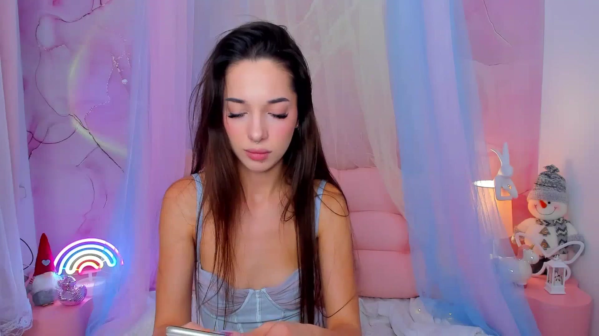 Gallery image thumbnail from NicolYves's myfreecams stream on, 01/01/2026, 19:56 image 2 of 20
