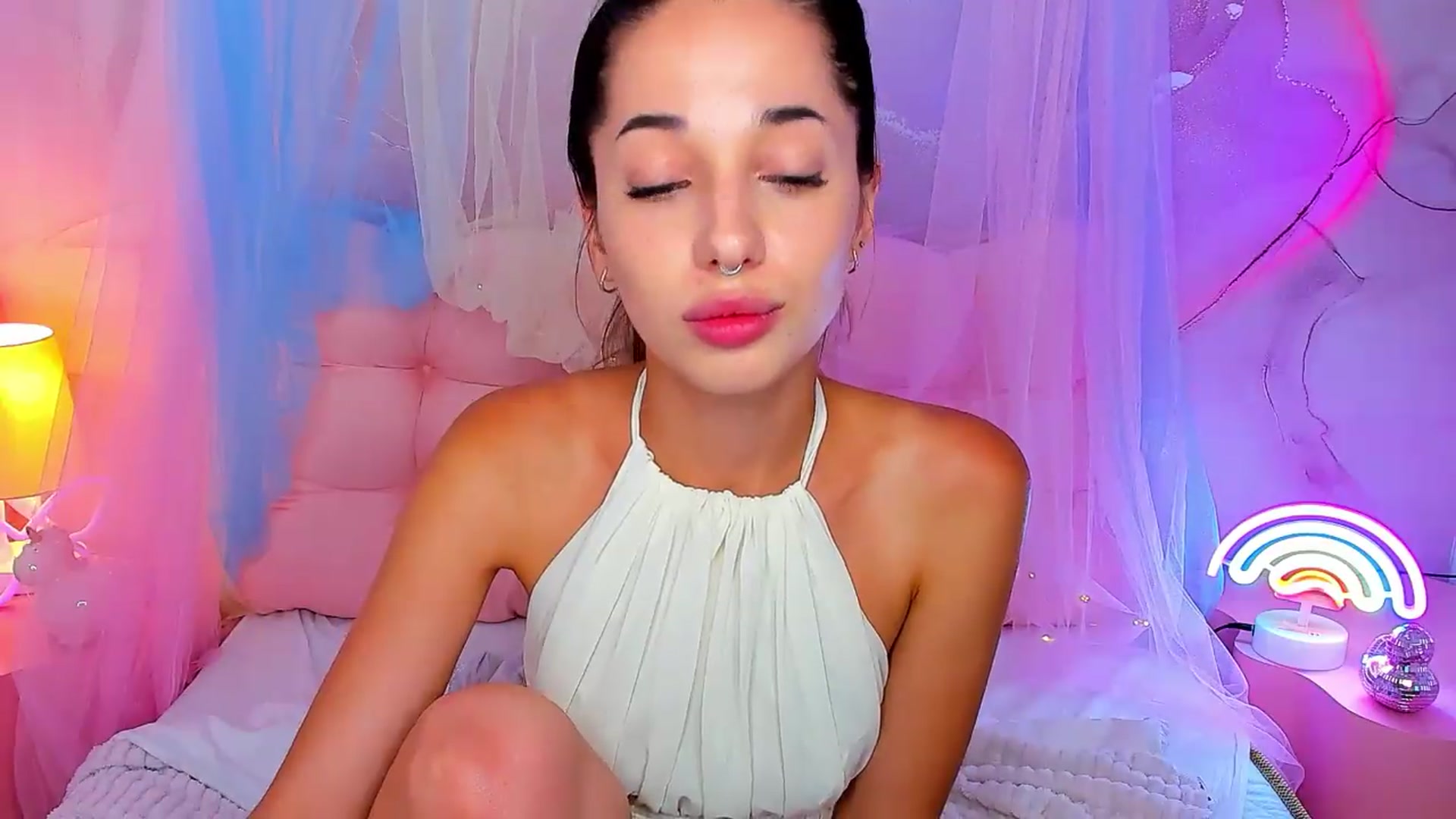 Gallery image thumbnail from NicolYves's myfreecams stream on, 08/02/2026, 19:04 image 20 of 20