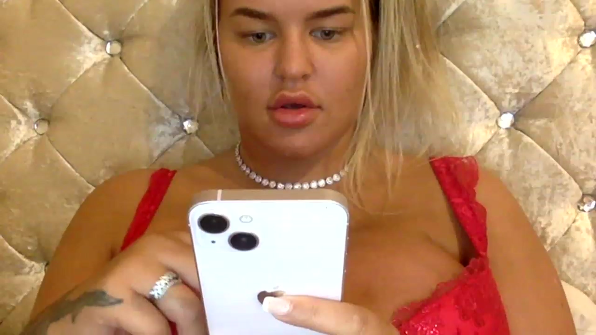 Gallery image thumbnail from Nicole96x's myfreecams stream on, 02/23/2023, 11:54 image 13 of 20
