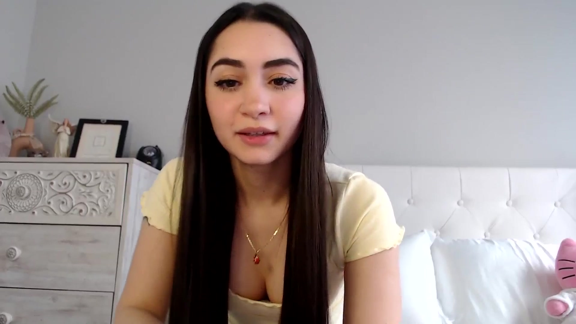 Gallery image thumbnail from NicoleAngelll's myfreecams stream on, 04/11/2024, 19:10 image 3 of 20
