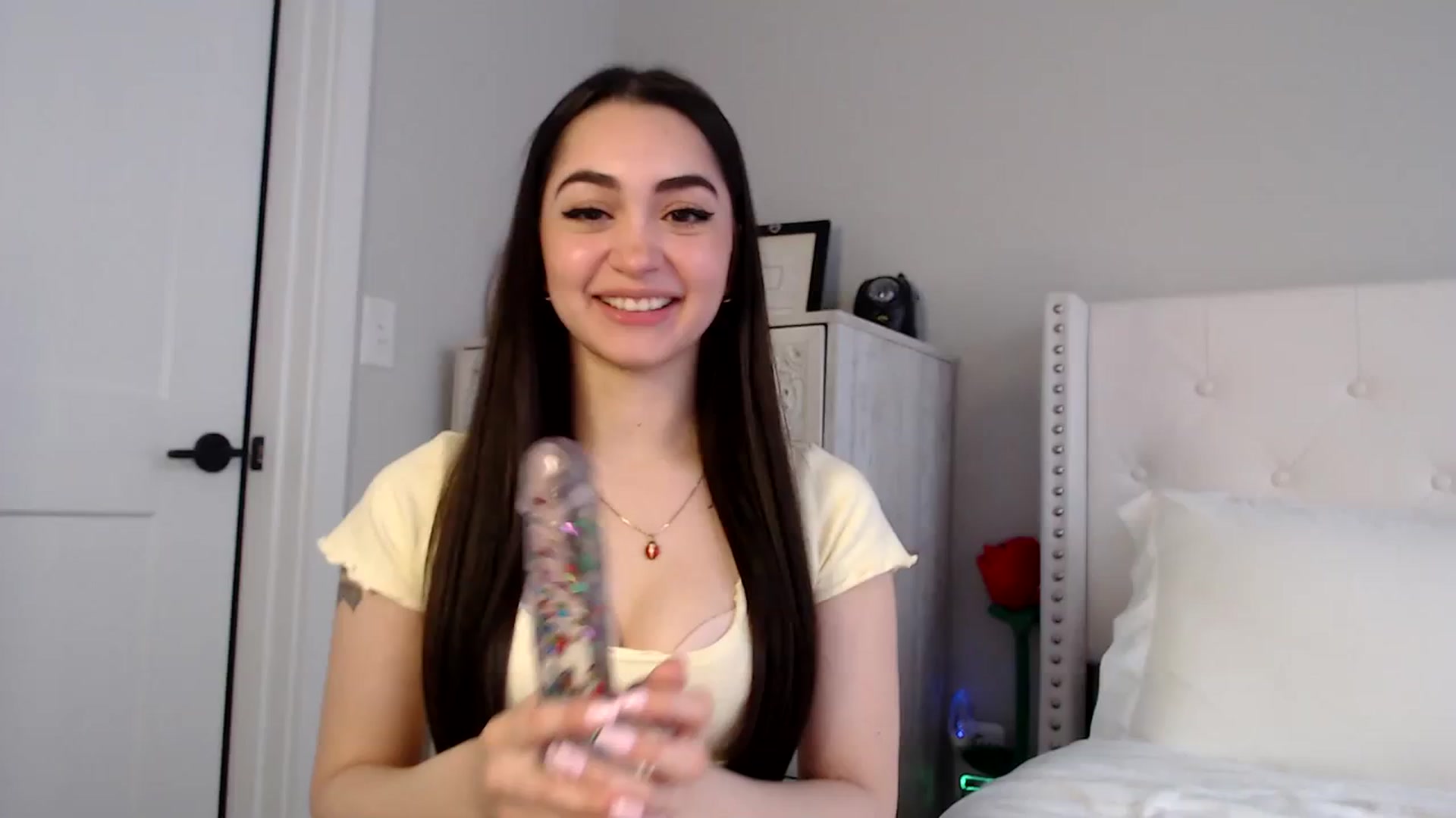 Gallery image thumbnail from NicoleAngelll's myfreecams stream on, 04/11/2024, 19:10 image 17 of 20
