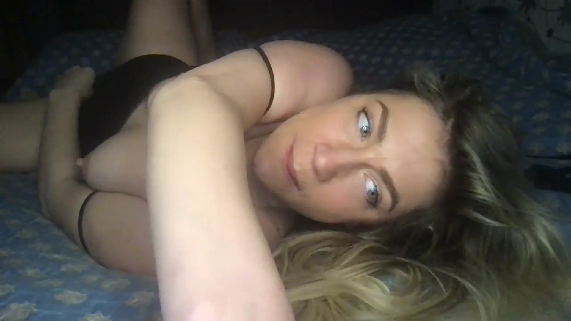 Gallery image thumbnail from NicoleAnist0n's myfreecams stream on, 12/10/2023, 14:46 image 18 of 20