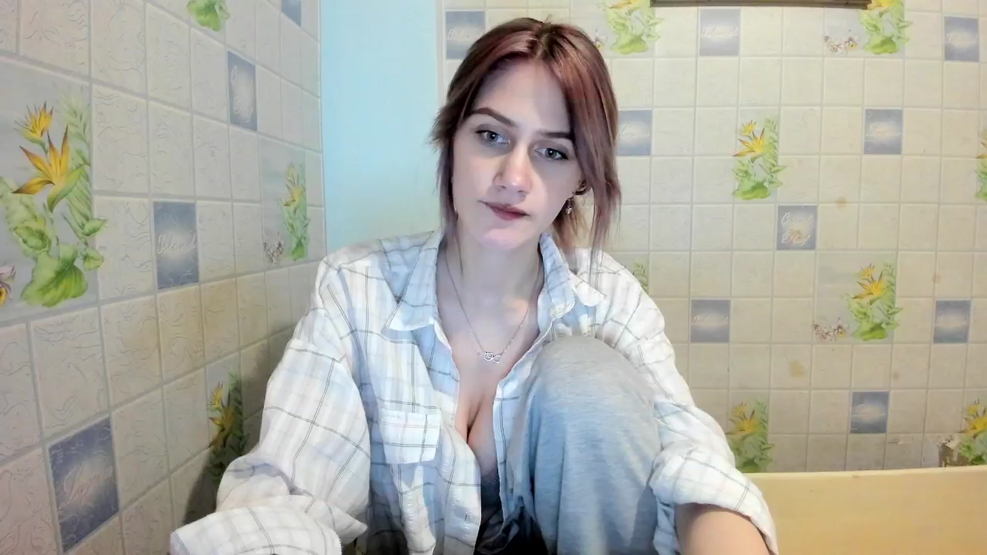 Gallery image thumbnail from NicoleDaviss's myfreecams stream on, 02/10/2026, 24:59 image 1 of 20