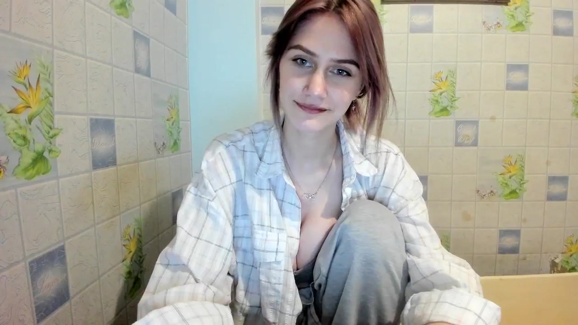 Gallery image thumbnail from NicoleDaviss's myfreecams stream on, 02/10/2026, 24:59 image 12 of 20