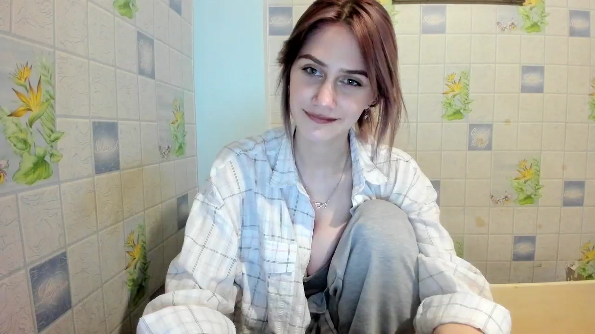Gallery image thumbnail from NicoleDaviss's myfreecams stream on, 02/10/2026, 24:59 image 13 of 20