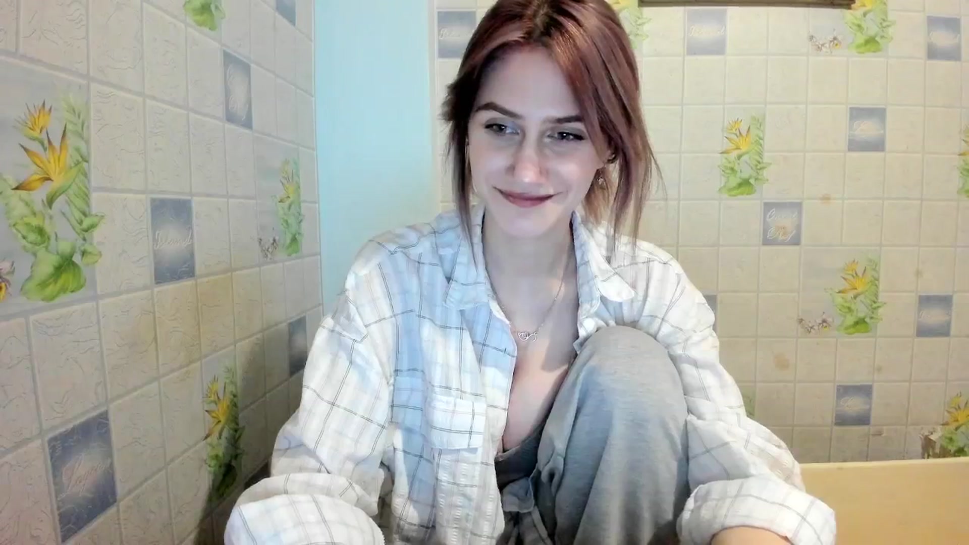 Gallery image thumbnail from NicoleDaviss's myfreecams stream on, 02/10/2026, 24:59 image 16 of 20
