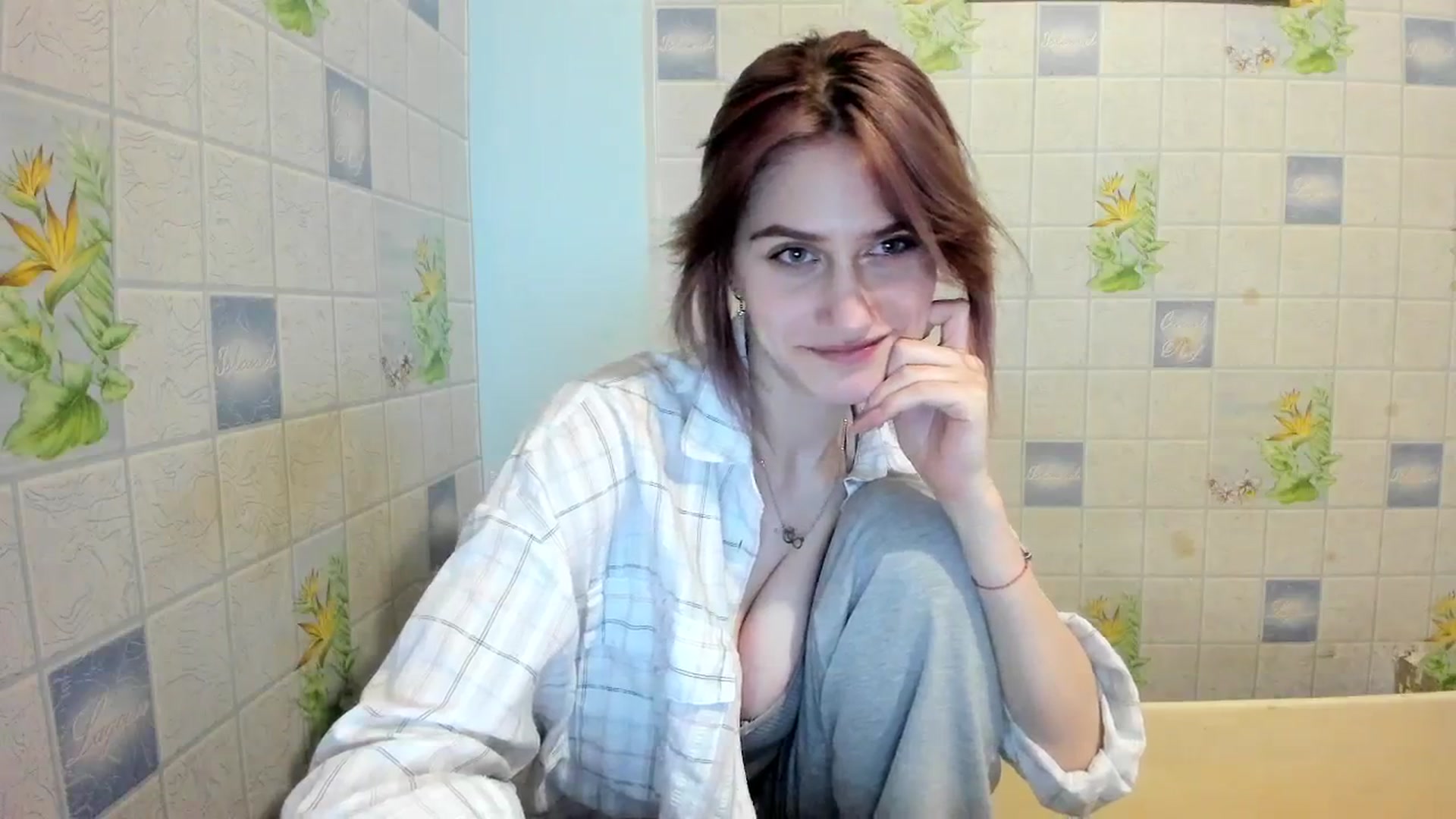 Gallery image thumbnail from NicoleDaviss's myfreecams stream on, 02/10/2026, 04:04 image 16 of 20