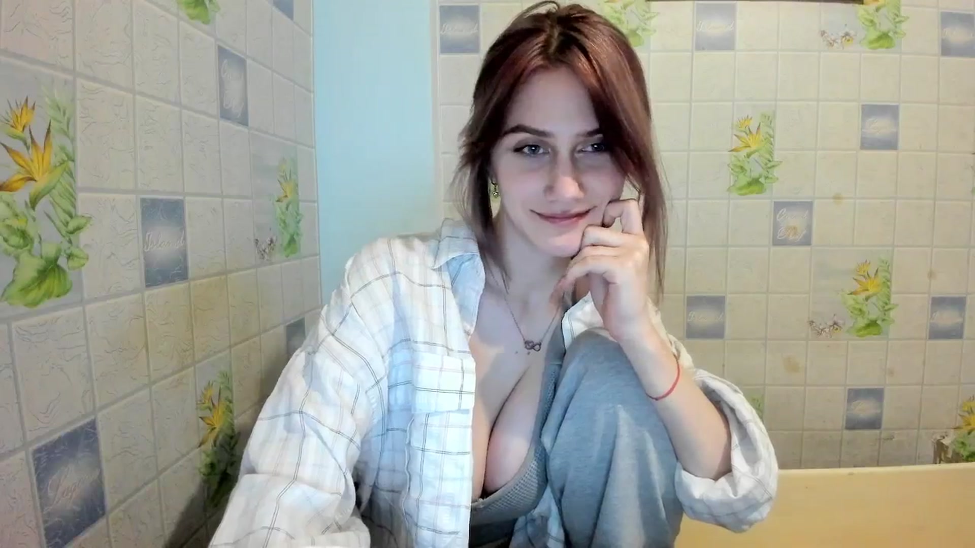 Gallery image thumbnail from NicoleDaviss's myfreecams stream on, 02/10/2026, 04:04 image 2 of 20