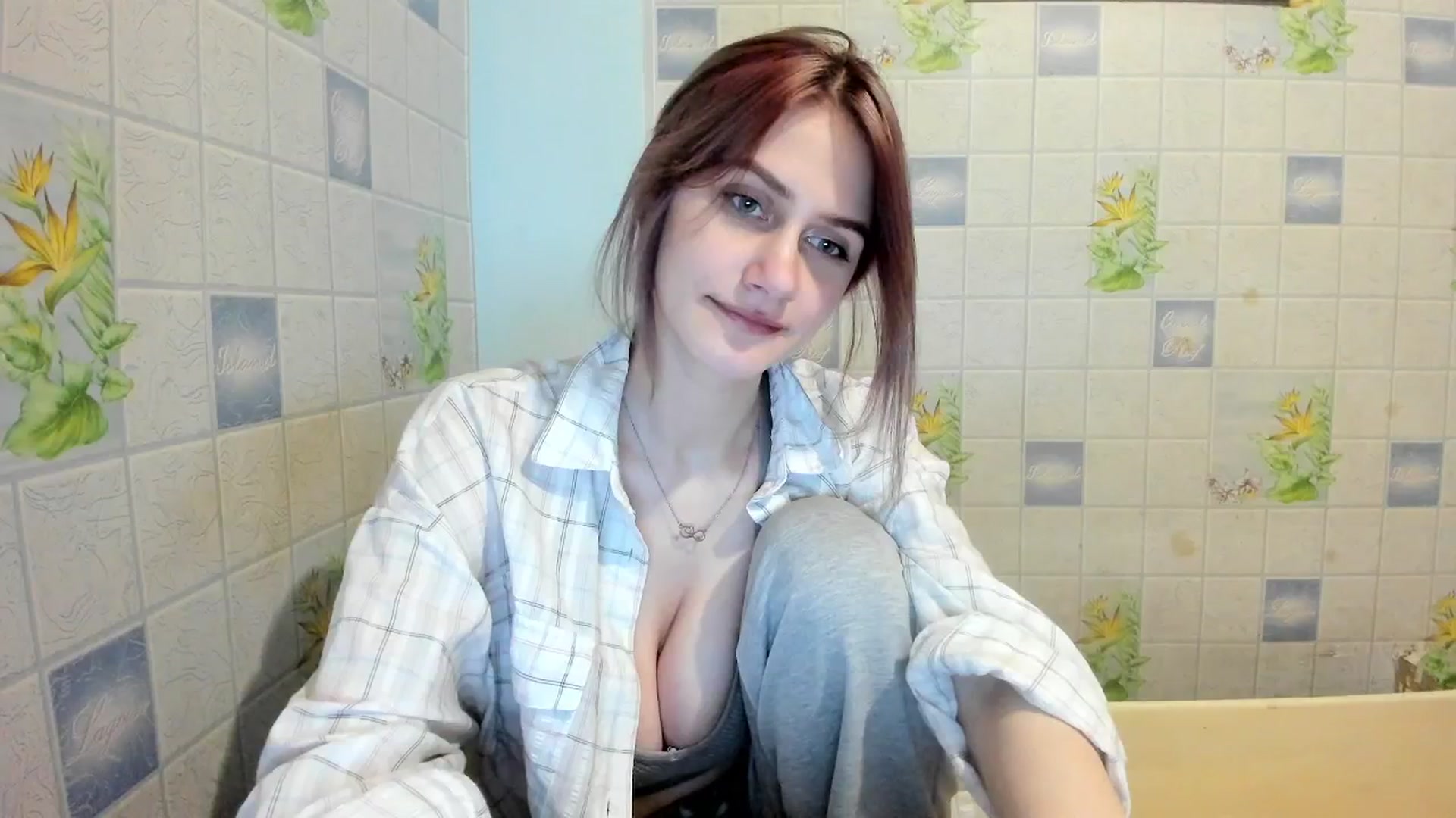 Gallery image thumbnail from NicoleDaviss's myfreecams stream on, 02/10/2026, 04:04 image 14 of 20