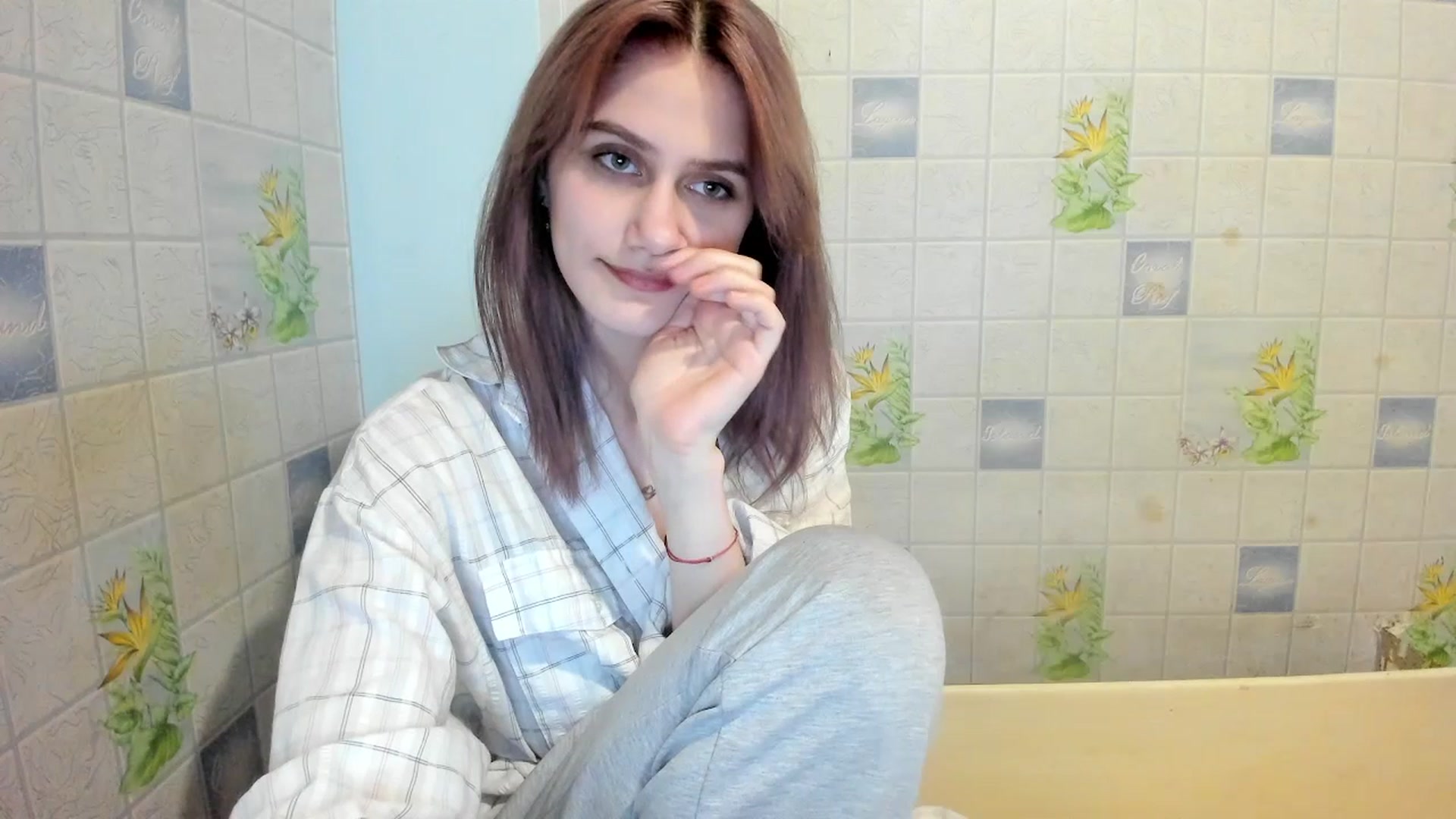 Gallery image thumbnail from NicoleDaviss's myfreecams stream on, 02/12/2026, 03:52 image 3 of 20