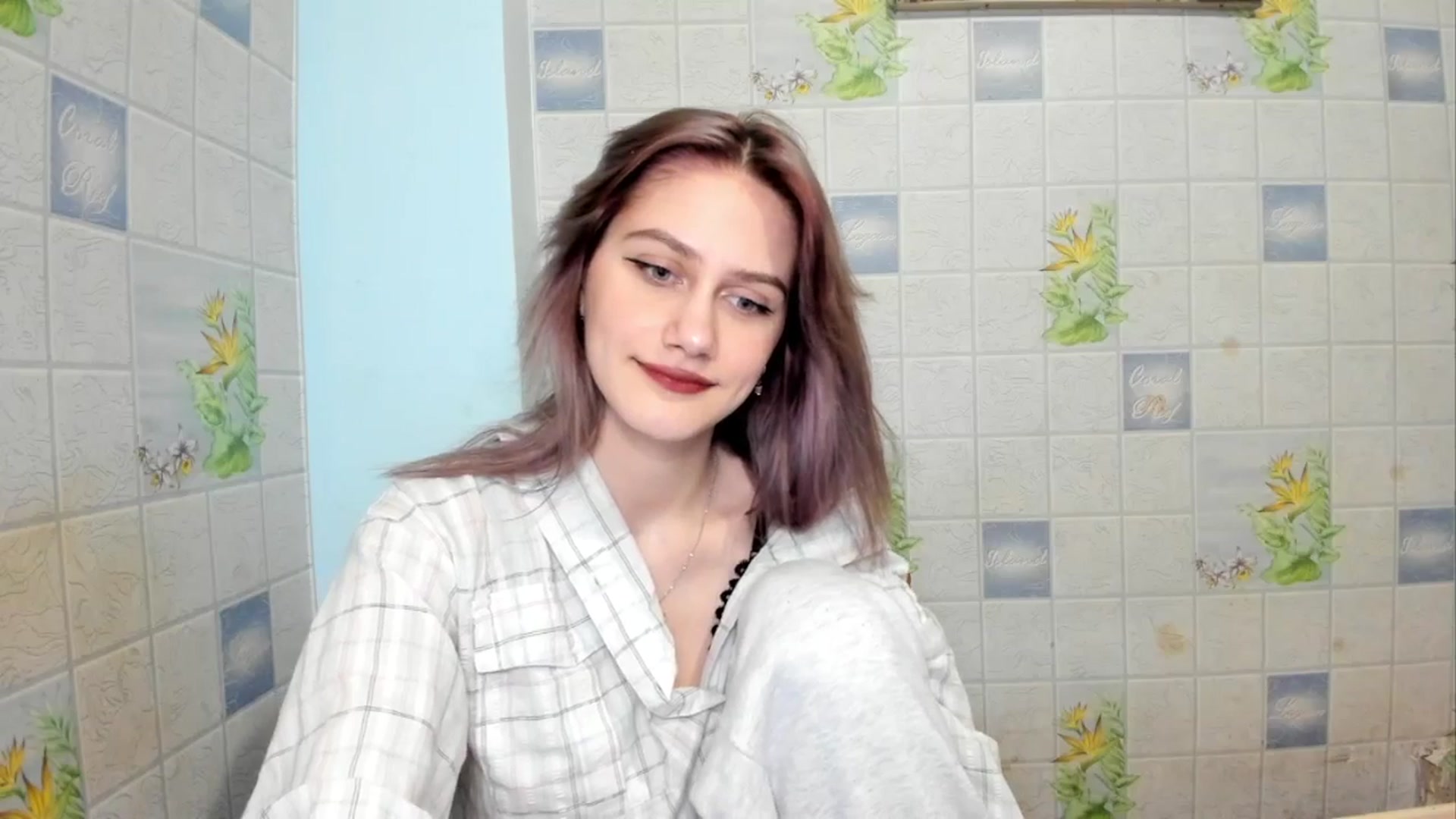 Gallery image thumbnail from NicoleDaviss's myfreecams stream on, 02/15/2026, 21:47 image 6 of 20
