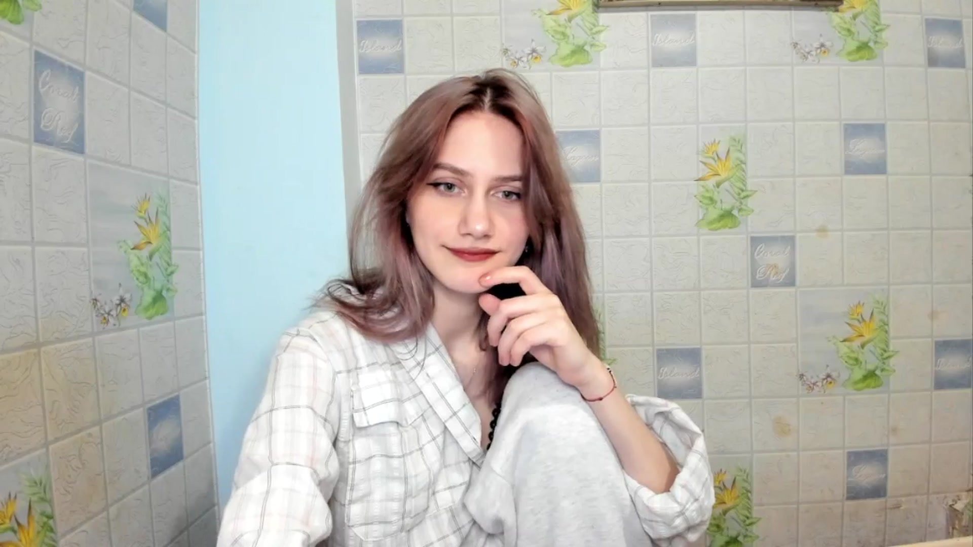Gallery image thumbnail from NicoleDaviss's myfreecams stream on, 02/15/2026, 21:47 image 9 of 20