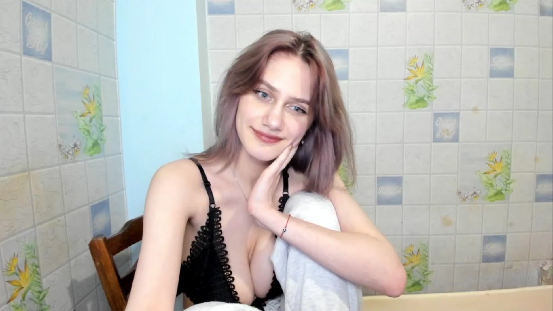 Gallery image thumbnail from NicoleDaviss's myfreecams stream on, 02/16/2026, 03:52 image 16 of 20