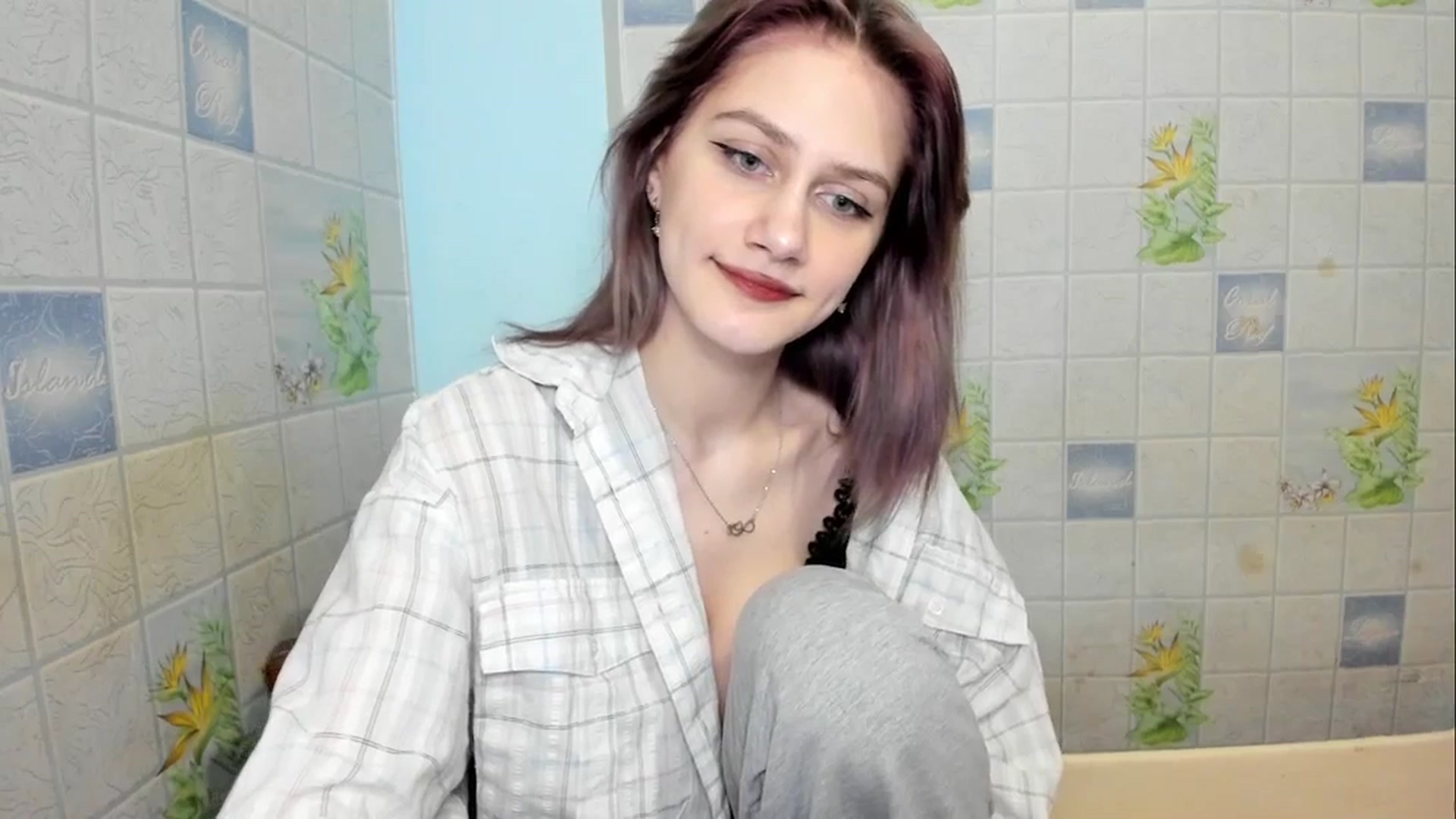 Gallery image thumbnail from NicoleDaviss's myfreecams stream on, 02/16/2026, 21:27 image 11 of 20