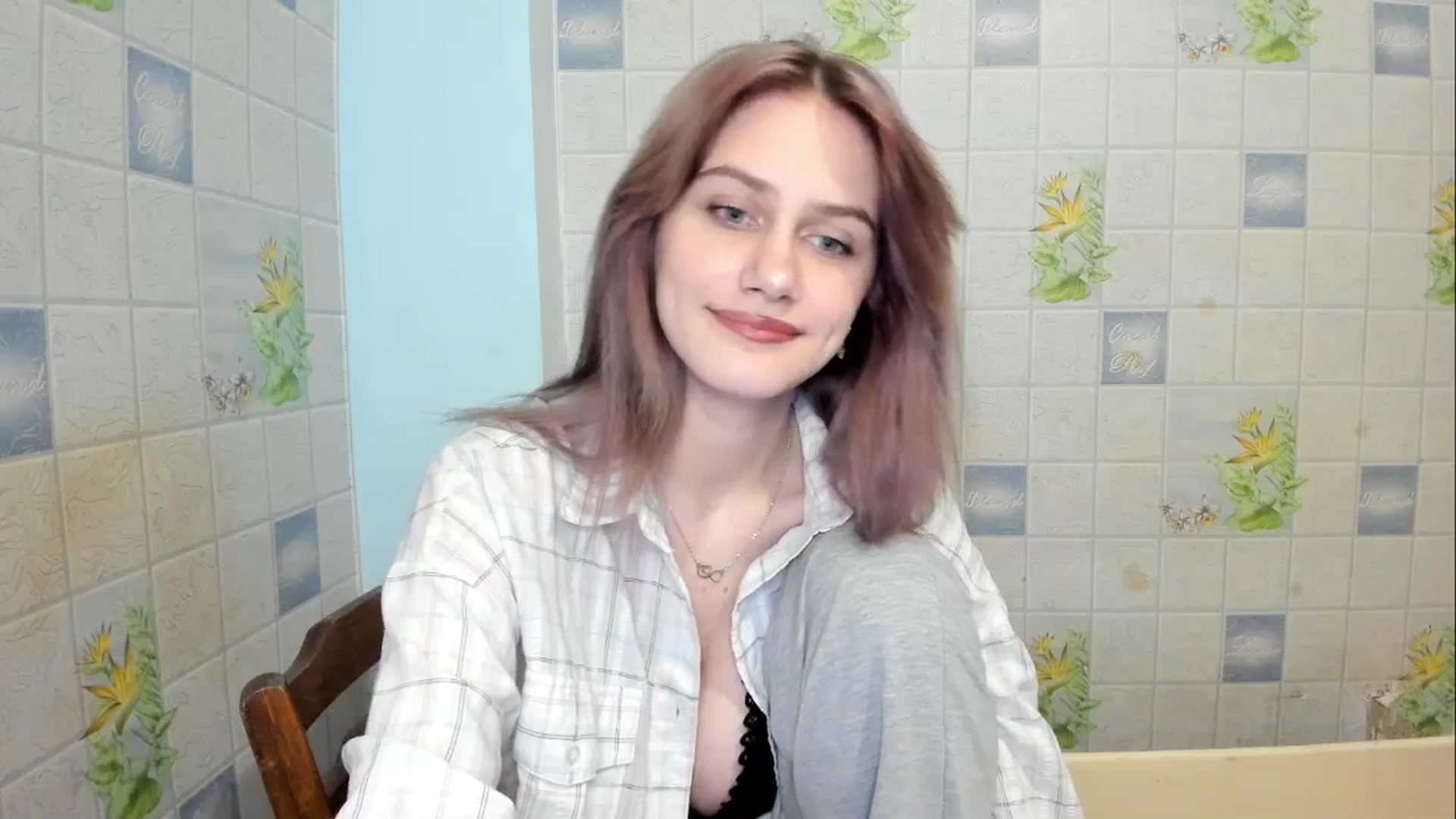Gallery image thumbnail from NicoleDaviss's myfreecams stream on, 02/17/2026, 21:56 image 18 of 20