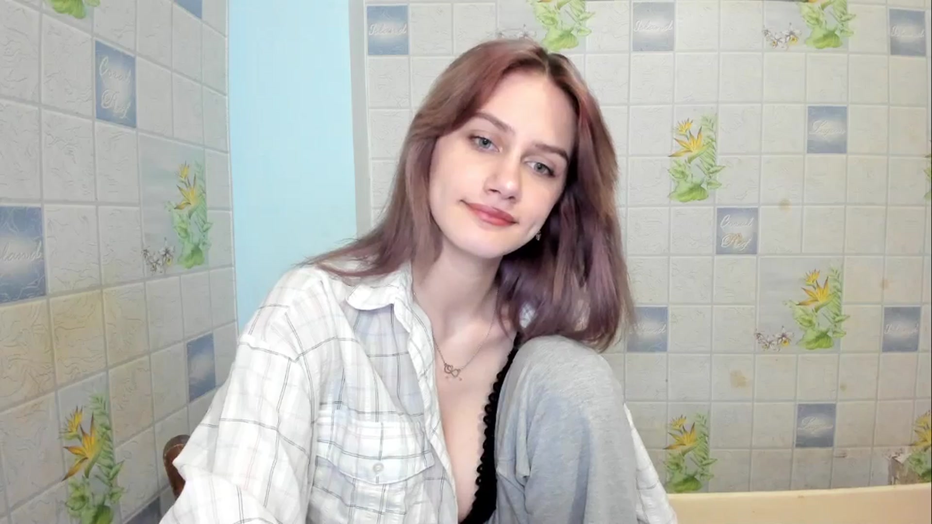 Gallery image thumbnail from NicoleDaviss's myfreecams stream on, 02/17/2026, 23:14 image 17 of 20