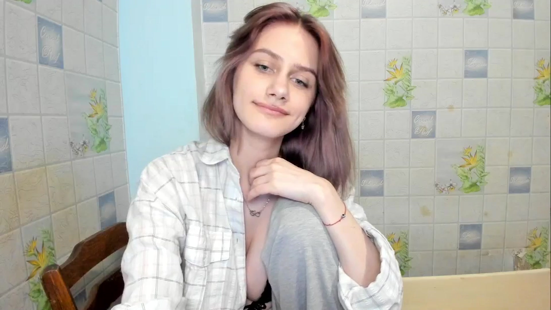 Gallery image thumbnail from NicoleDaviss's myfreecams stream on, 02/18/2026, 04:18 image 5 of 20